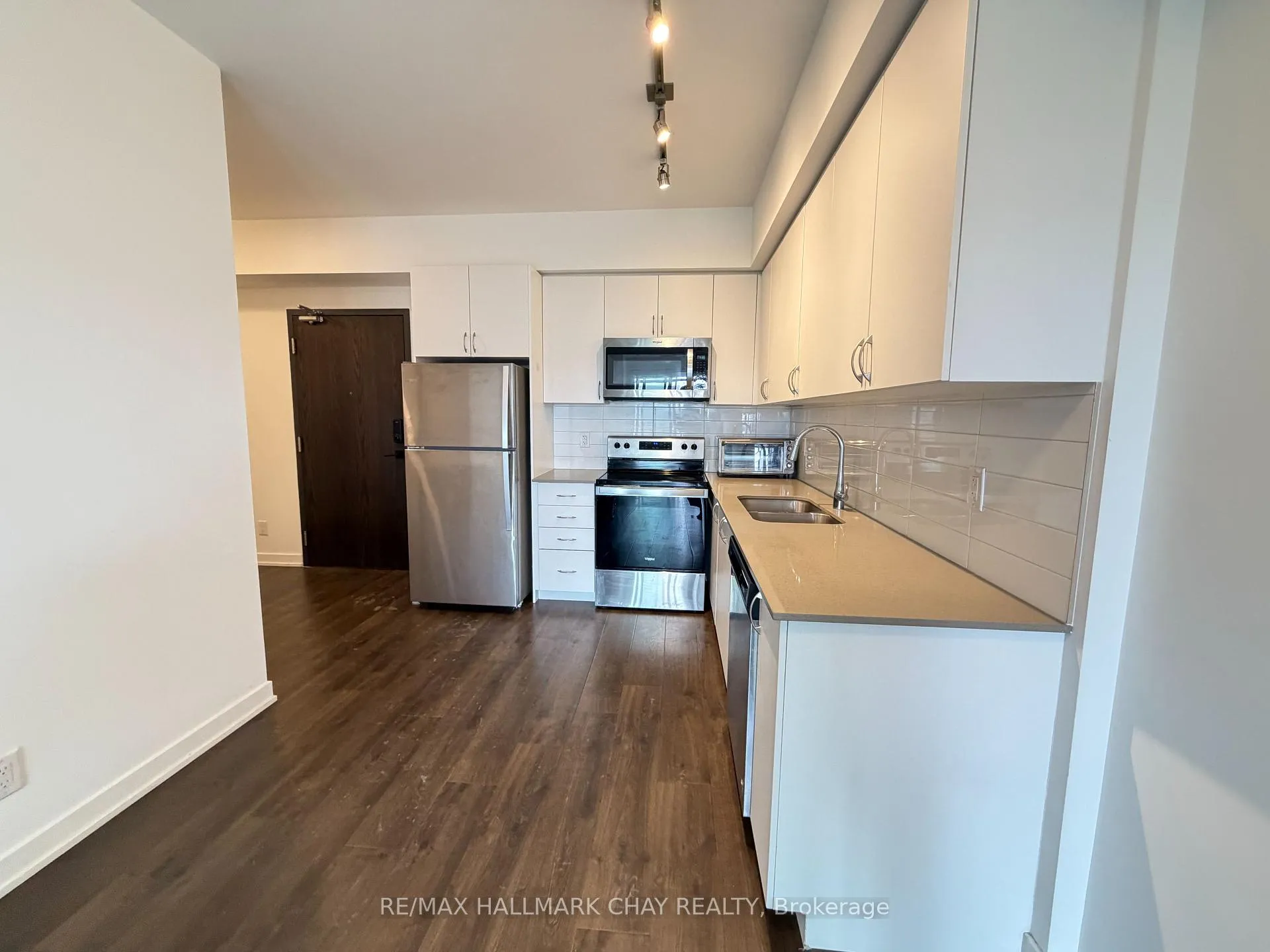 Photo 6 of Unit 912, 56 Lakeside Terrace, Barrie, Little Lake — HOMEH