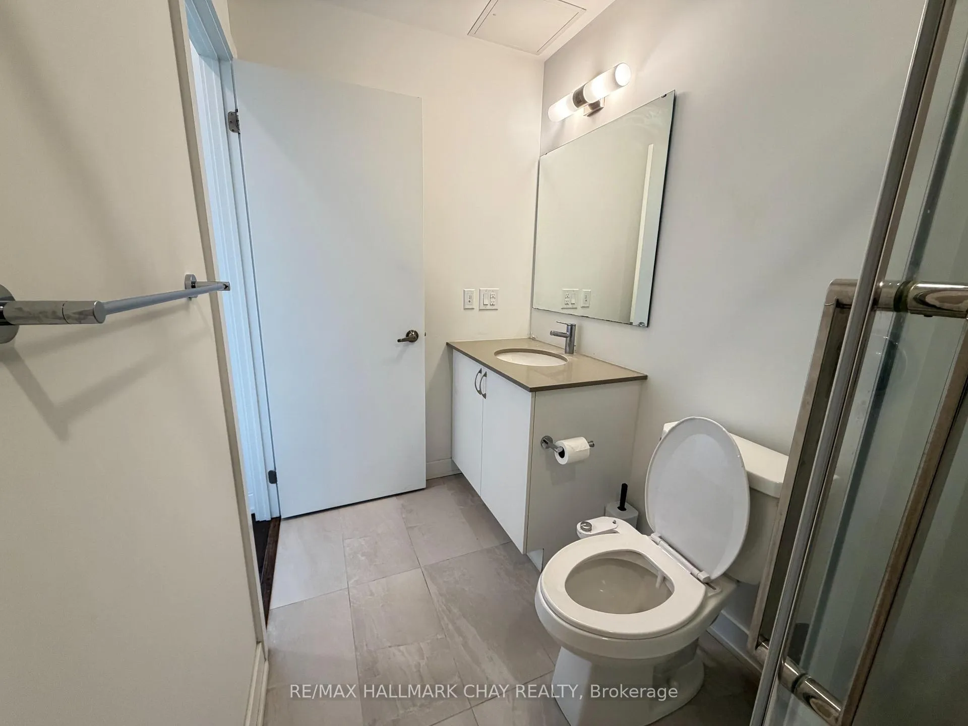 Photo 13 of Unit 912, 56 Lakeside Terrace, Barrie, Little Lake — HOMEH