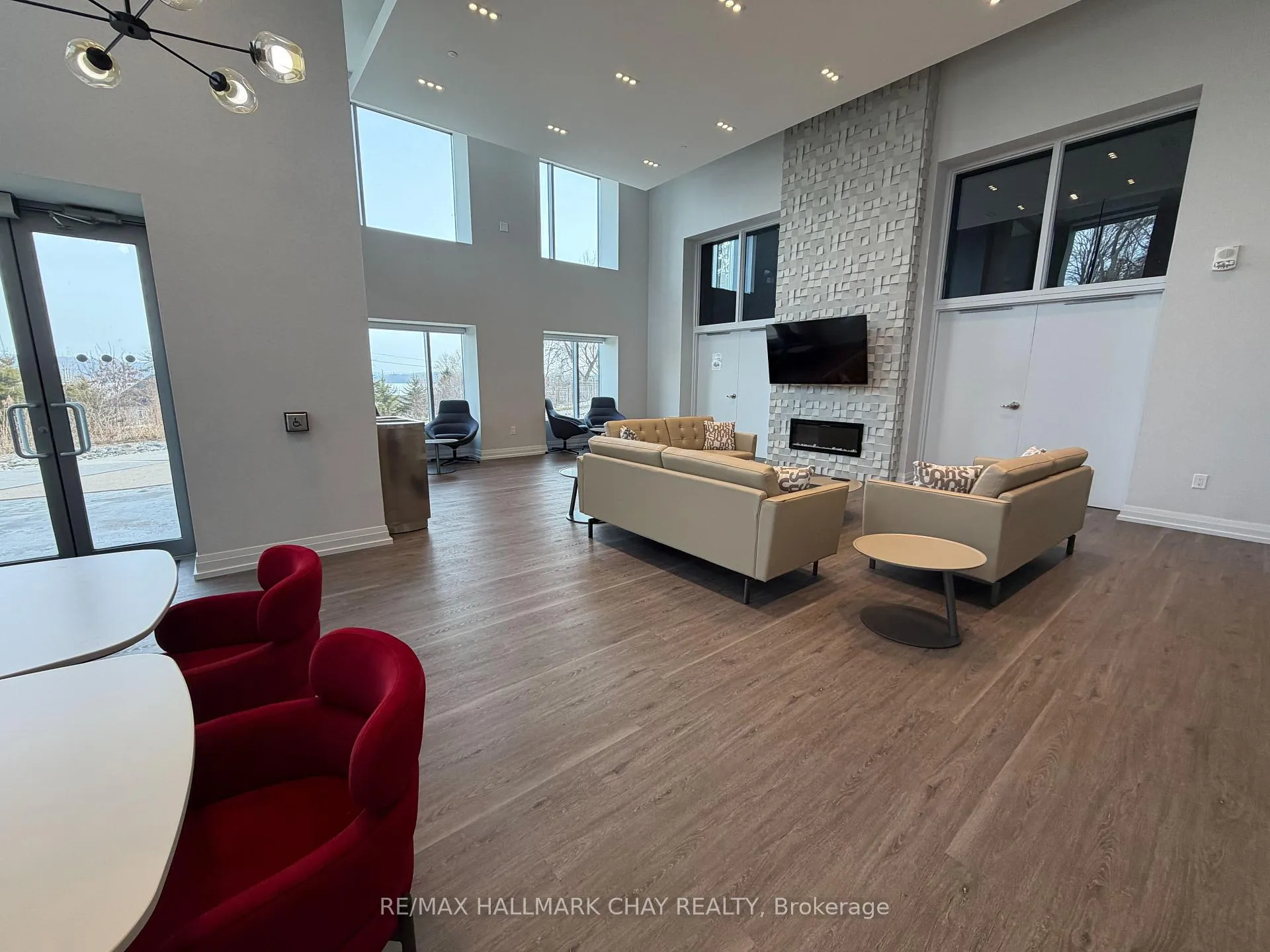 Photo 17 of Unit 912, 56 Lakeside Terrace, Barrie, Little Lake — HOMEH
