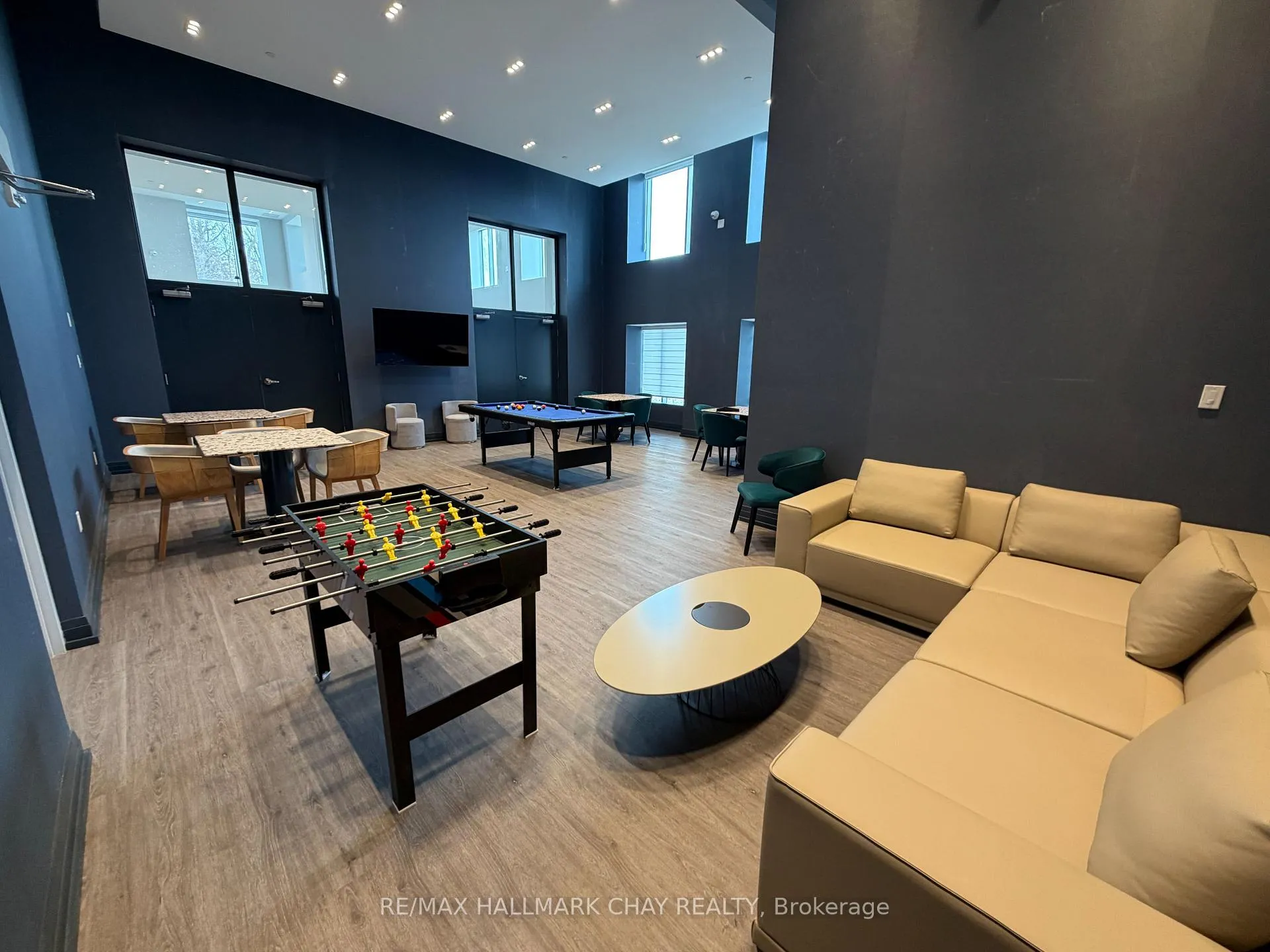 Photo 21 of Unit 912, 56 Lakeside Terrace, Barrie, Little Lake — HOMEH