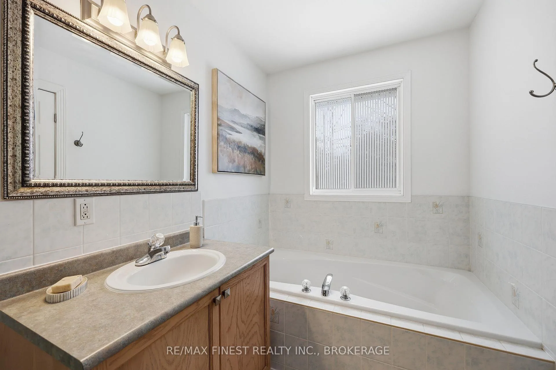 Photo 28 of 405 Fieldstone Drive, Kingston, Kingston East (Incl Barret Crt) — HOMEH