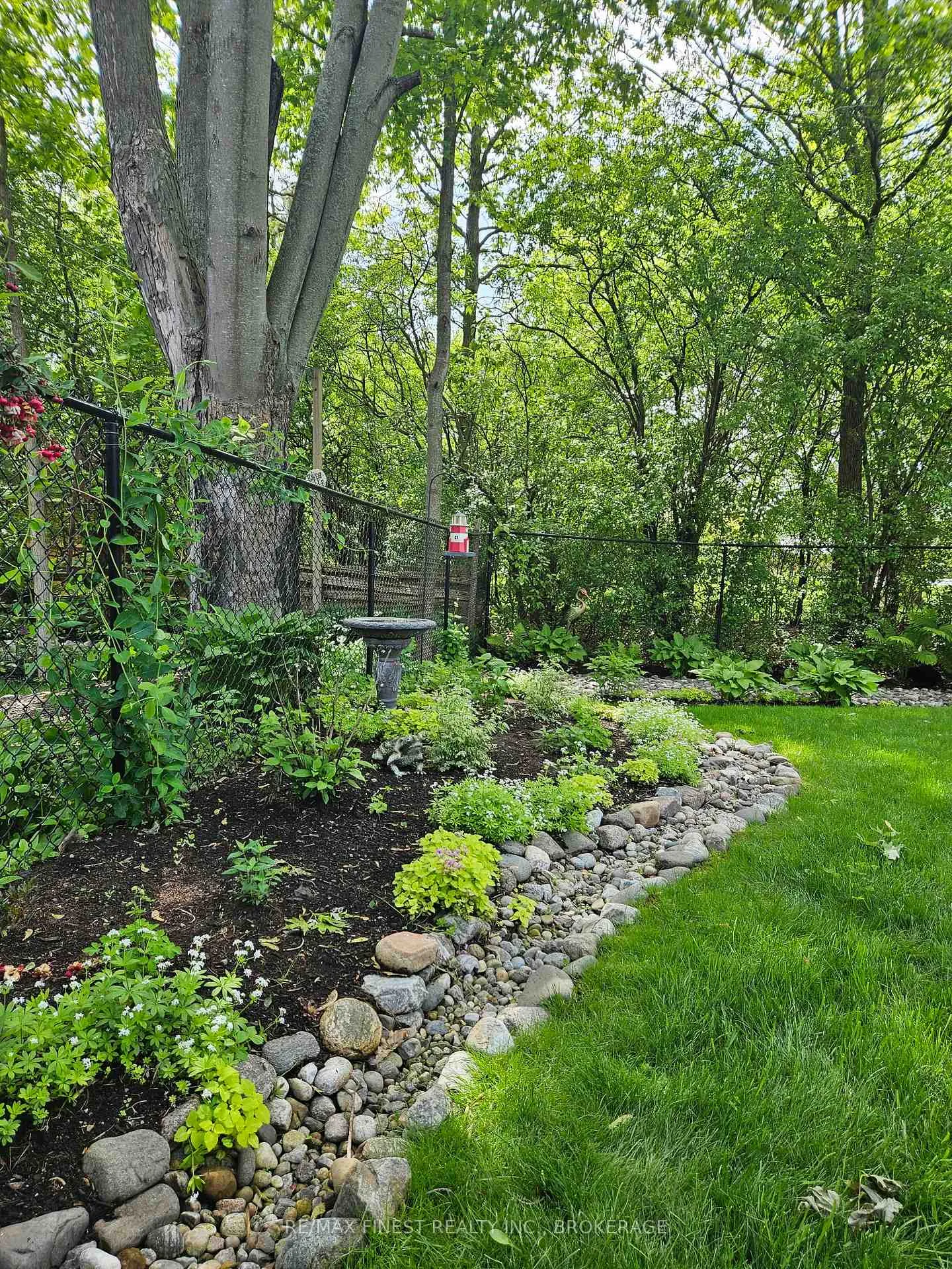 Photo 48 of 405 Fieldstone Drive, Kingston, Kingston East (Incl Barret Crt) — HOMEH