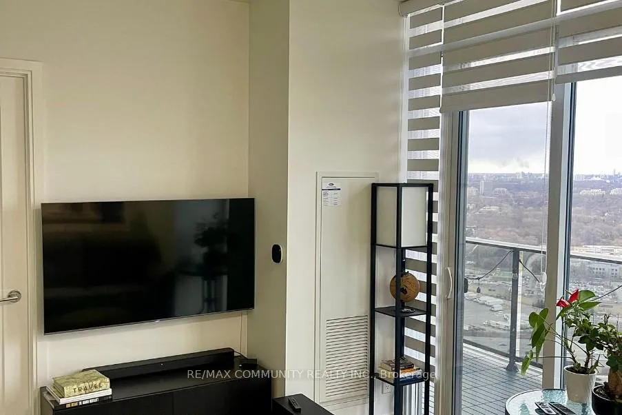 Photo 6 of Unit 3803, 70 Annie craig Drive, Etobicoke, Mimico — HOMEH