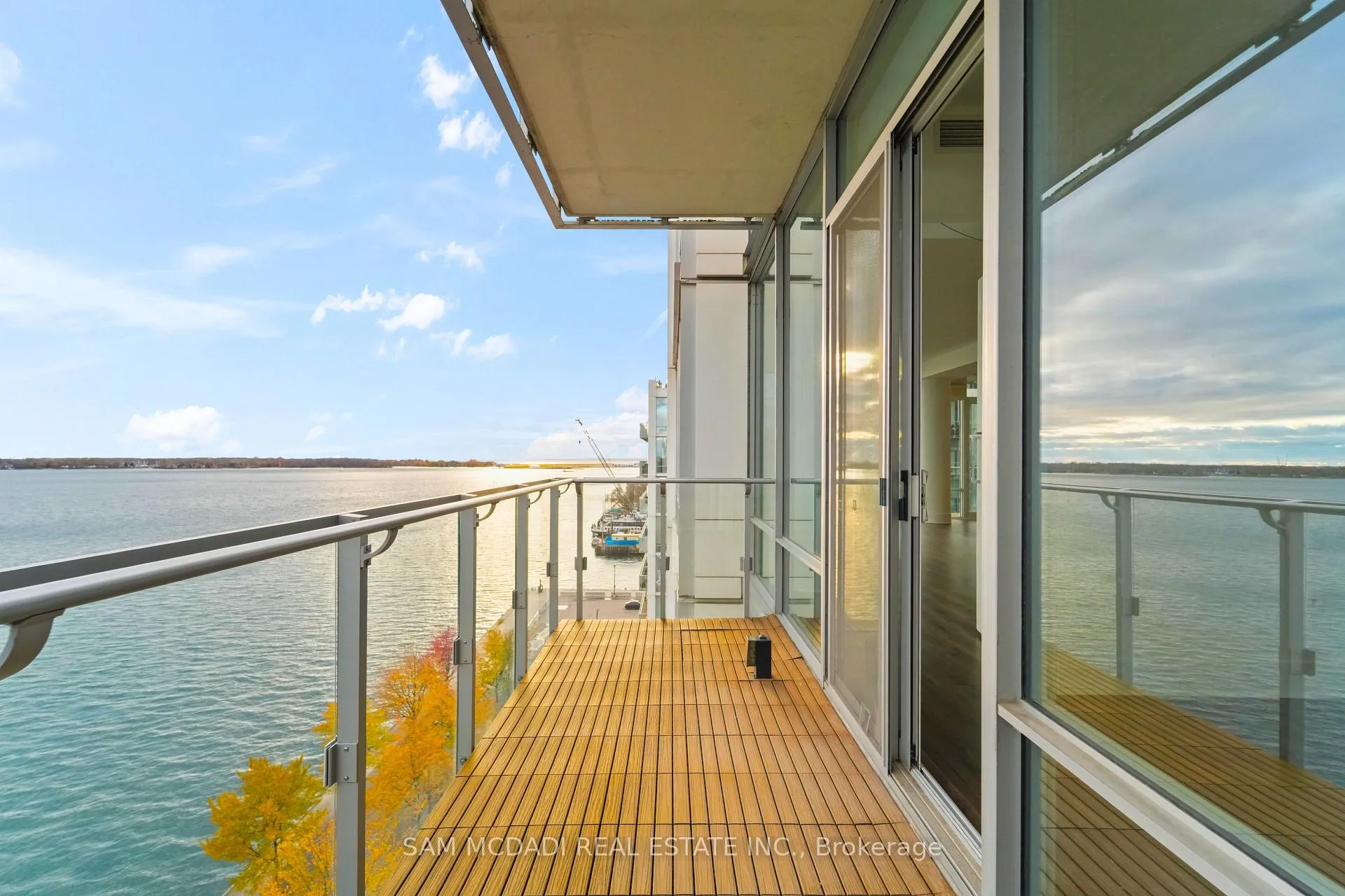 Photo 14 of Unit 914, 29 Queens Quay E, Toronto, Waterfront Communities — HOMEH