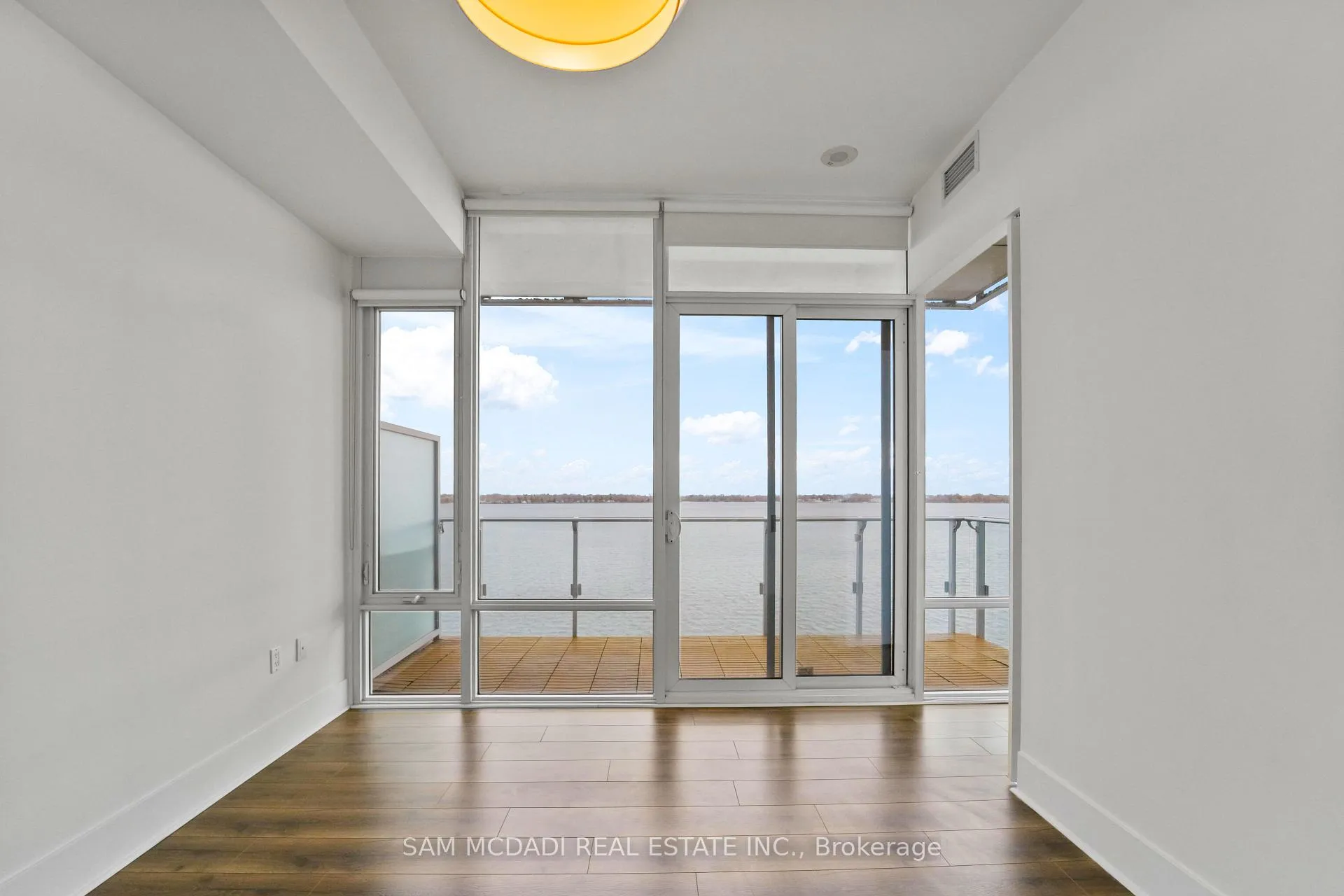 Photo 16 of Unit 914, 29 Queens Quay E, Toronto, Waterfront Communities — HOMEH