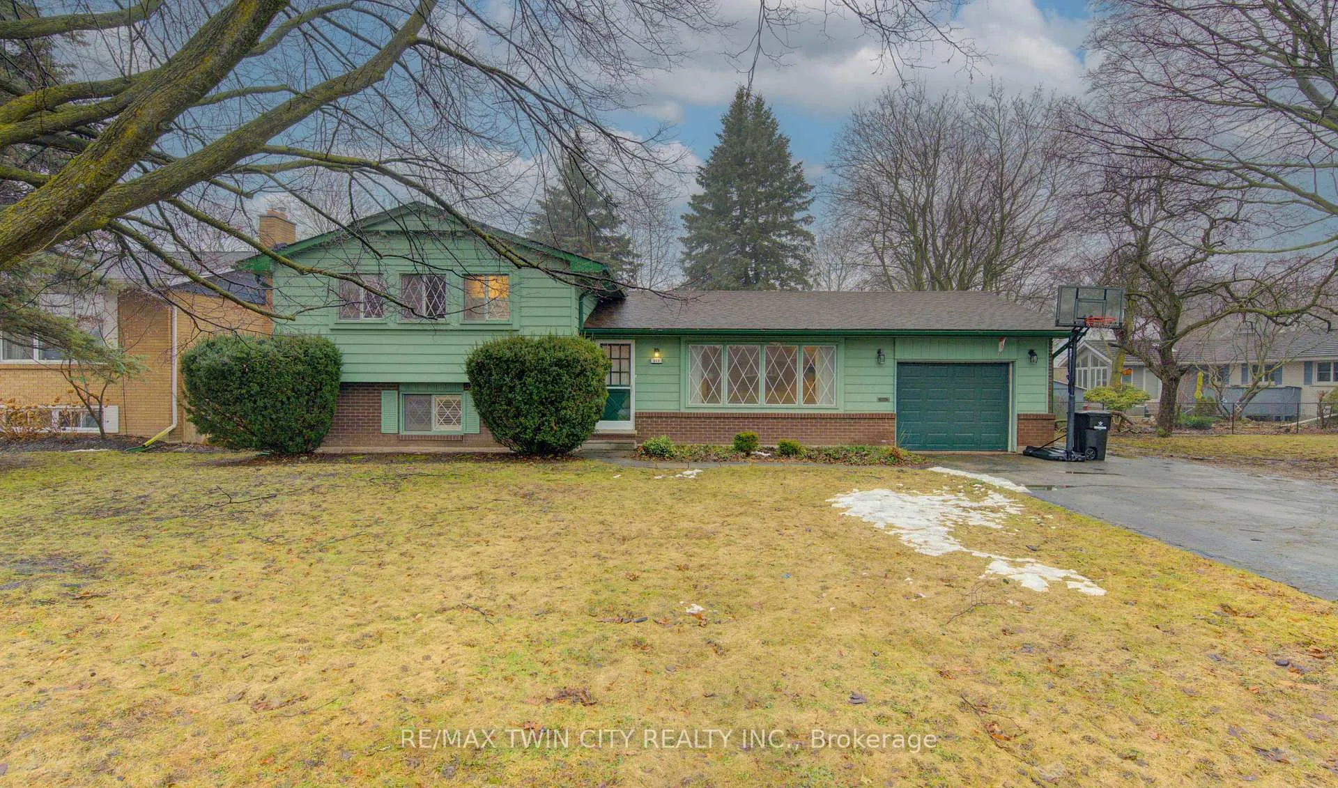 Photo 1 of 313 Braemore Avenue, Waterloo — HOMEH