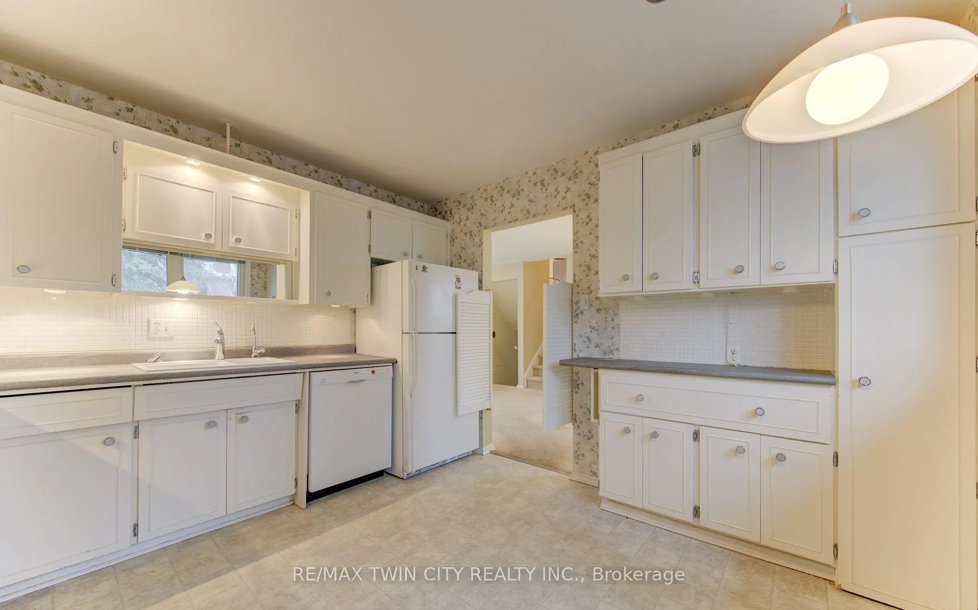 Photo 15 of 313 Braemore Avenue, Waterloo — HOMEH