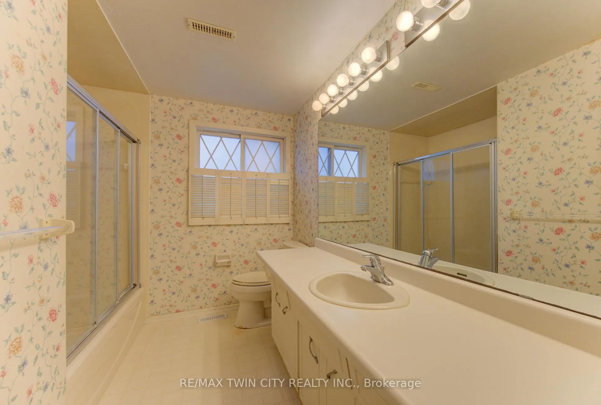 Photo 22 of 313 Braemore Avenue, Waterloo — HOMEH