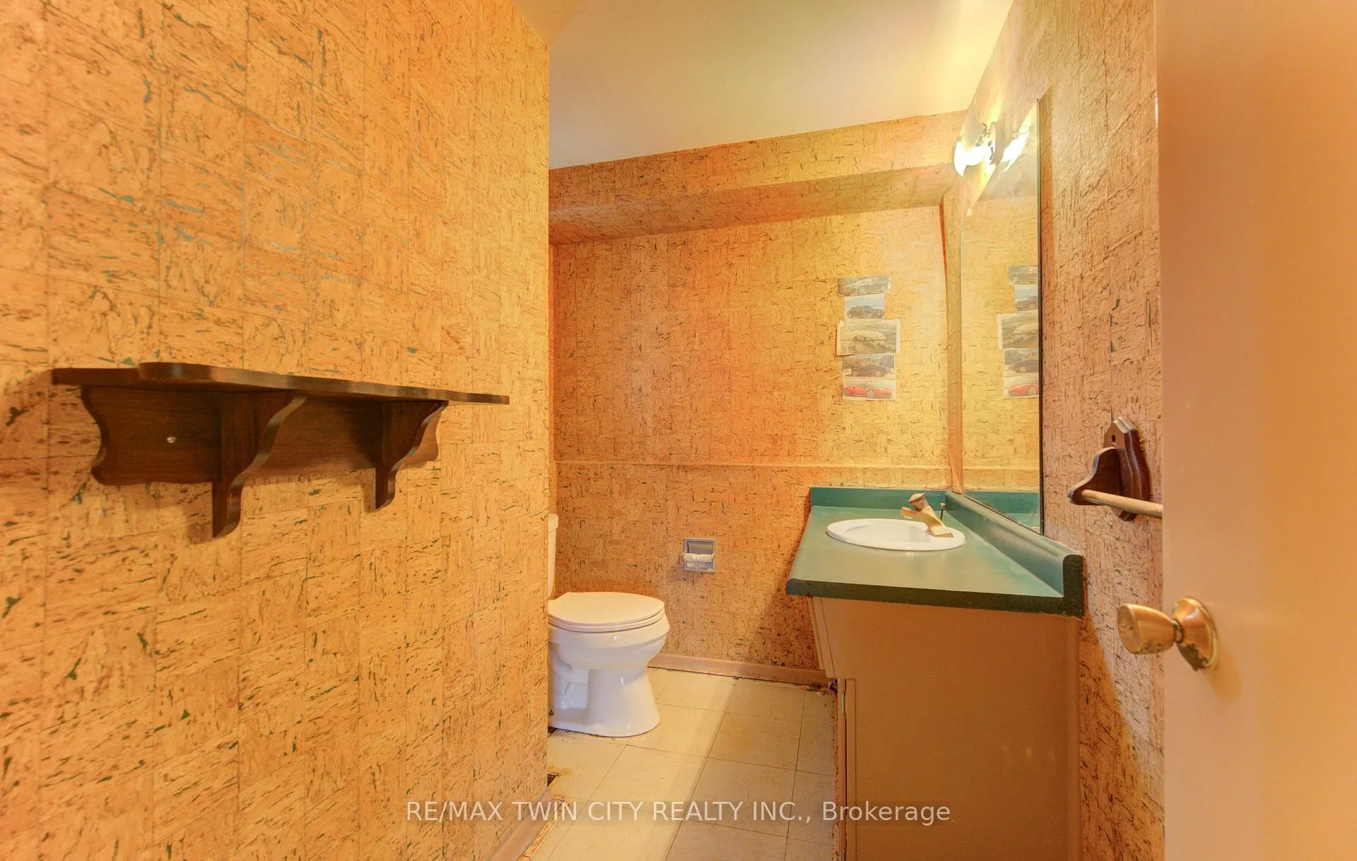 Photo 30 of 313 Braemore Avenue, Waterloo — HOMEH