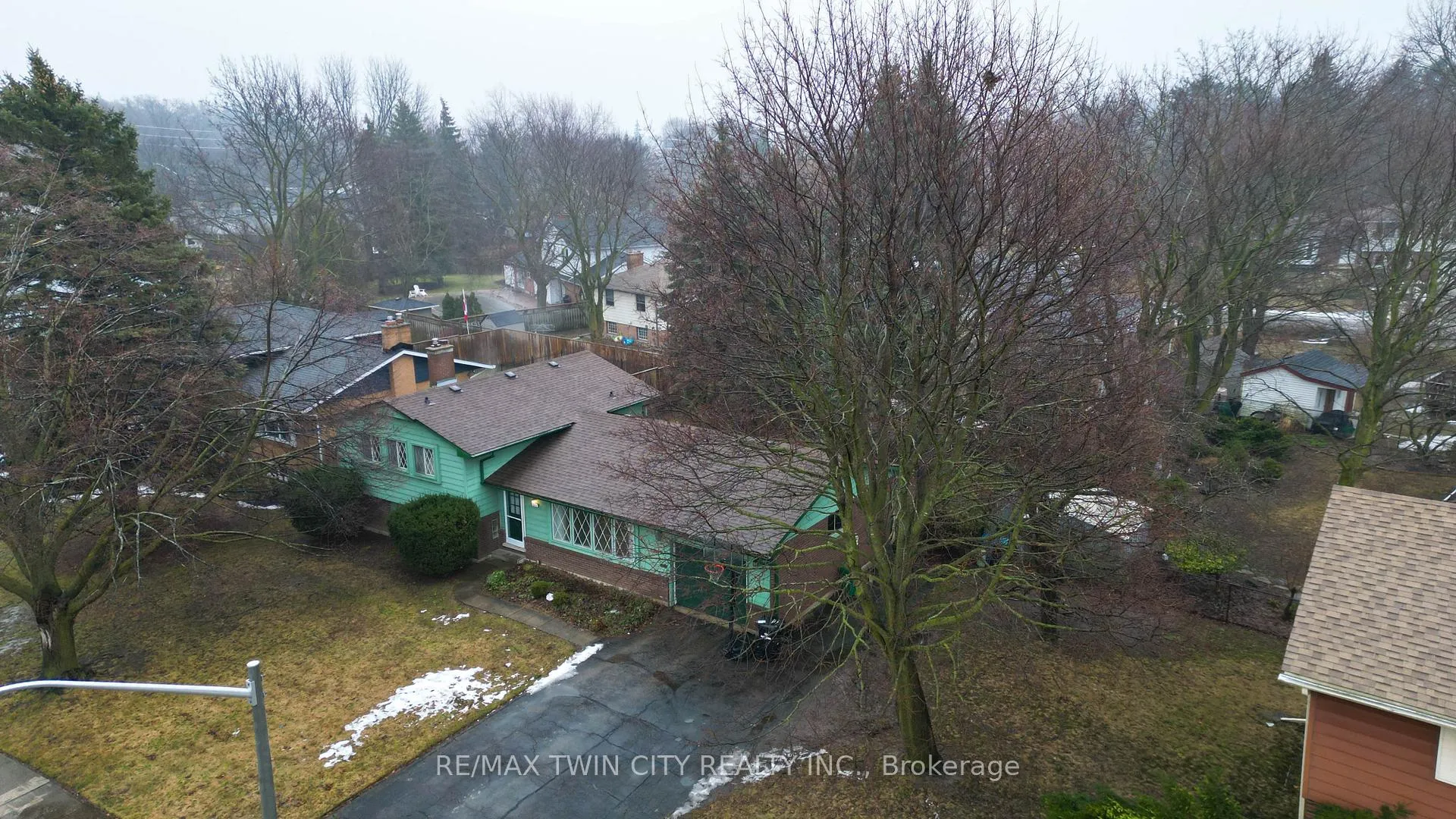 Photo 41 of 313 Braemore Avenue, Waterloo — HOMEH