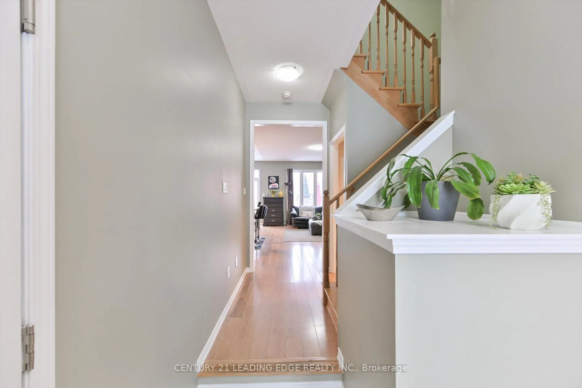 Photo 4 of 3 Hadleigh Way, Whitby, Brooklin — HOMEH