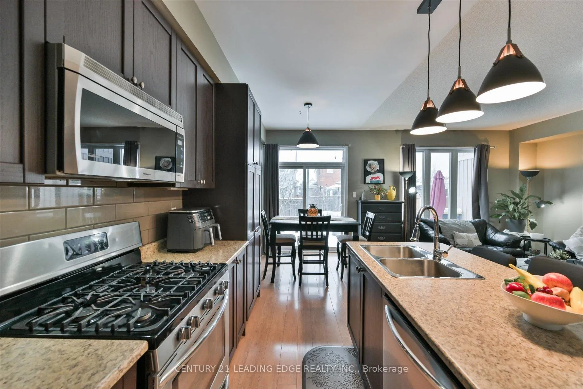 Photo 10 of 3 Hadleigh Way, Whitby, Brooklin — HOMEH