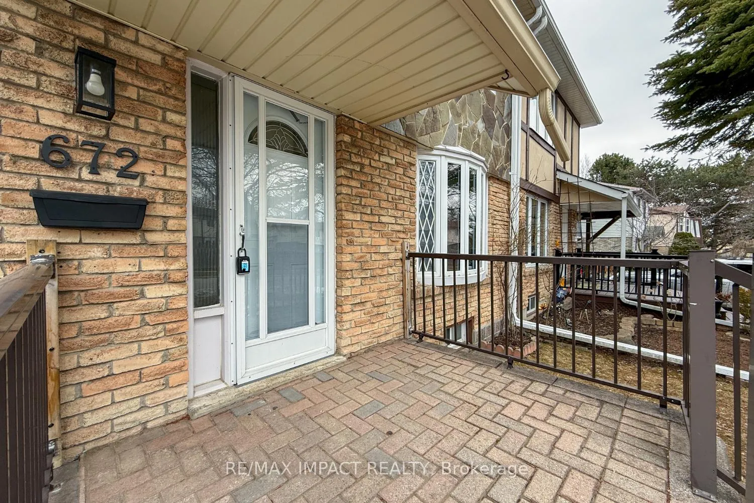 Photo 4 of 672 Galahad Drive, Oshawa, Eastdale — HOMEH