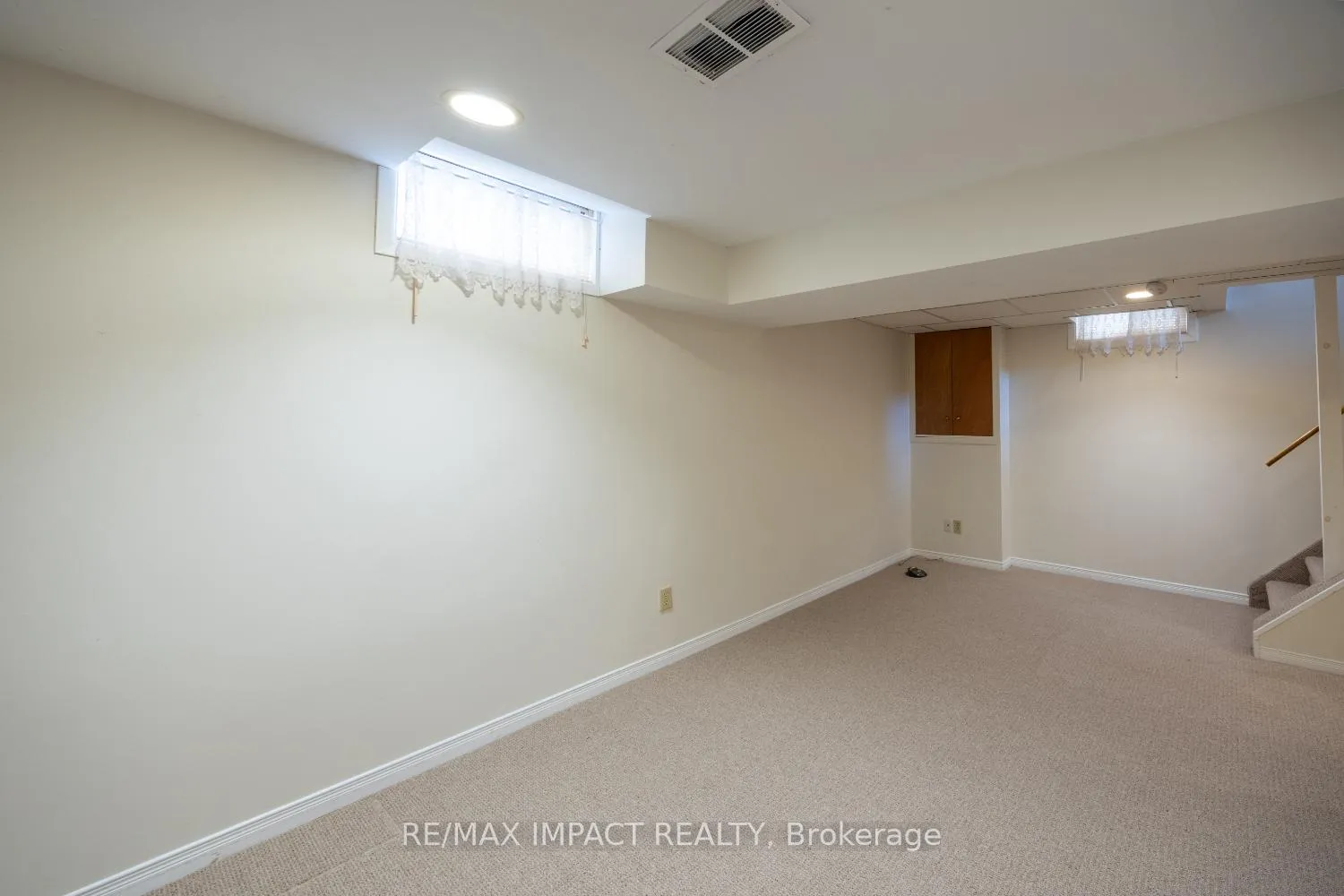 Photo 36 of 672 Galahad Drive, Oshawa, Eastdale — HOMEH