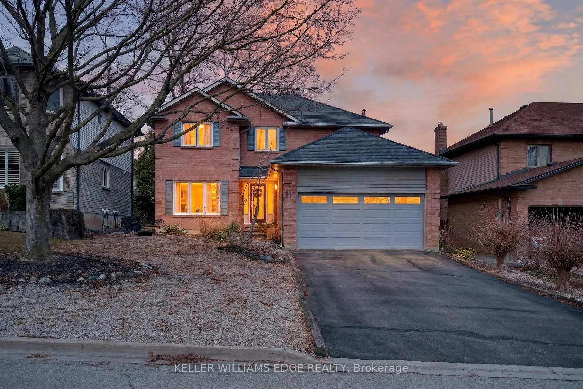Photo 1 of 11 Giffin Road, Hamilton, Dundas — HOMEH