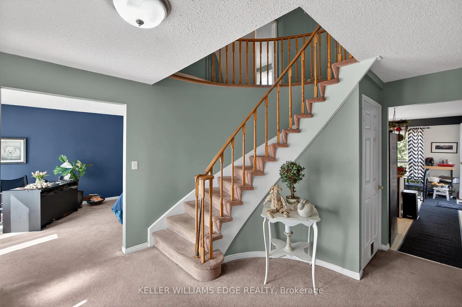 Photo 4 of 11 Giffin Road, Hamilton, Dundas — HOMEH
