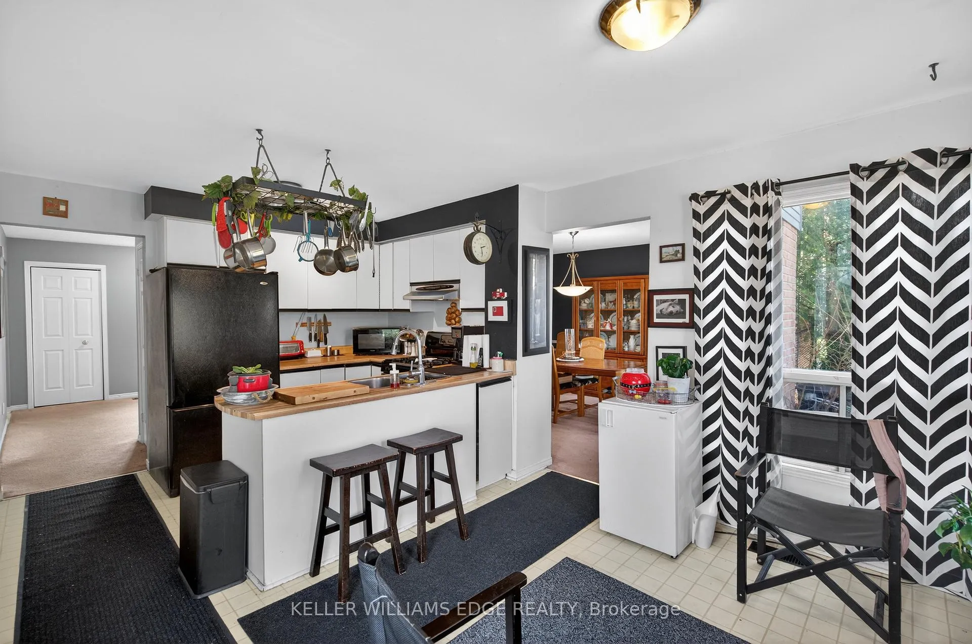 Photo 12 of 11 Giffin Road, Hamilton, Dundas — HOMEH