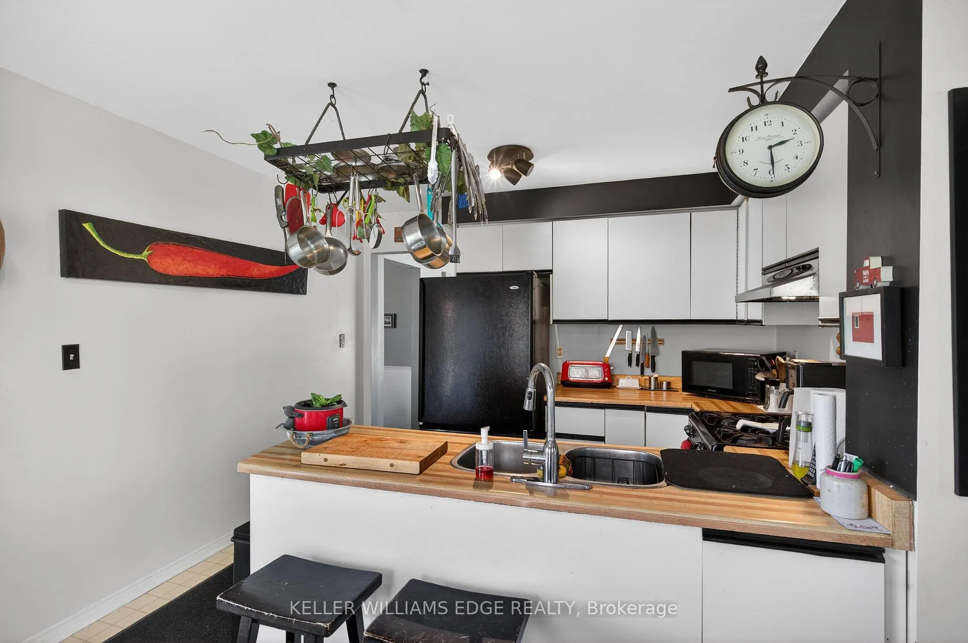 Photo 15 of 11 Giffin Road, Hamilton, Dundas — HOMEH