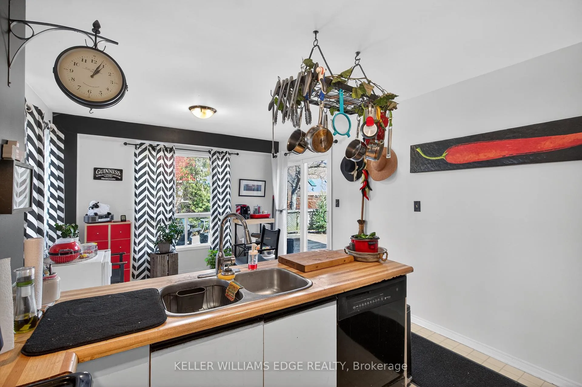 Photo 17 of 11 Giffin Road, Hamilton, Dundas — HOMEH