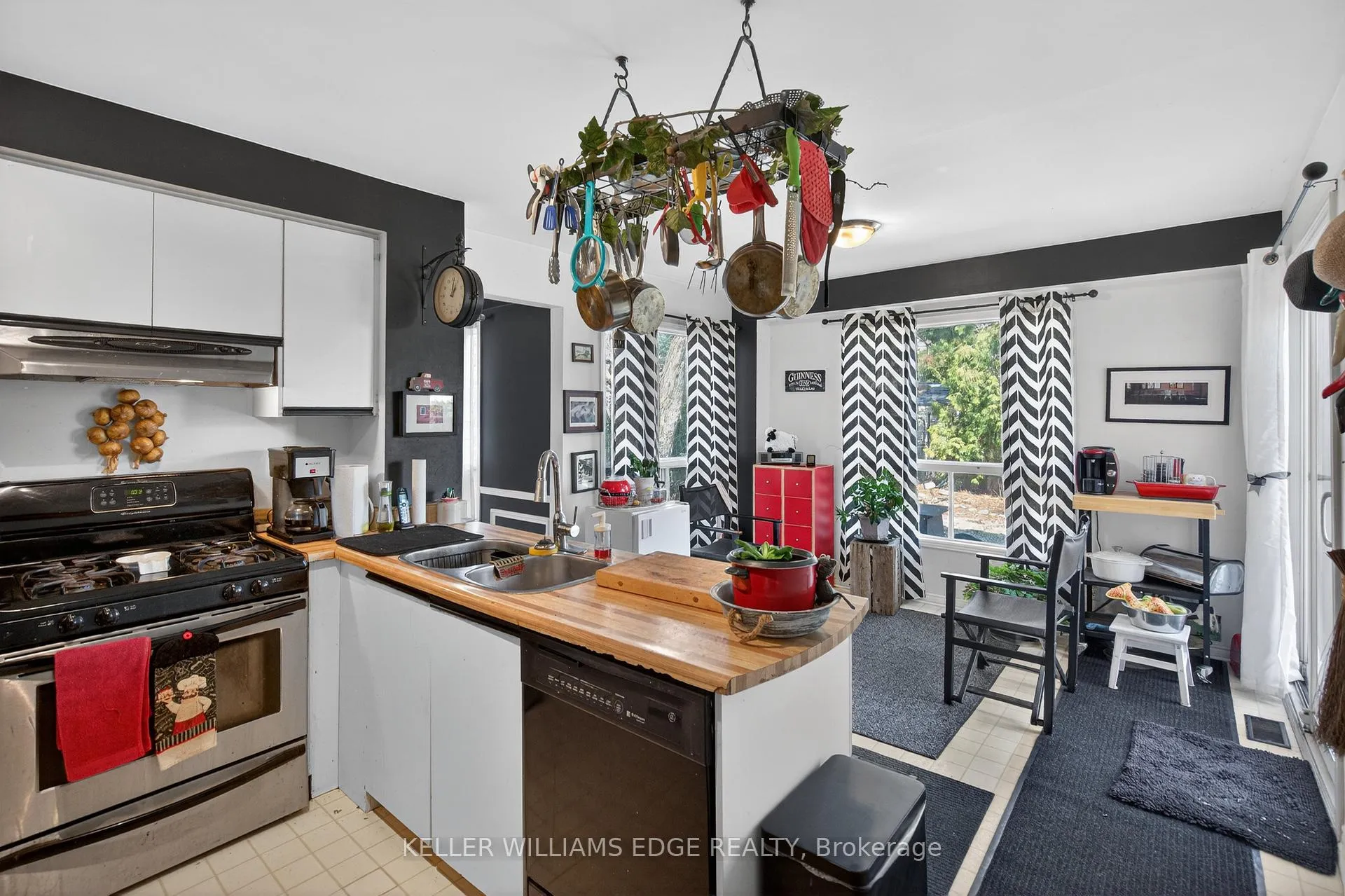 Photo 18 of 11 Giffin Road, Hamilton, Dundas — HOMEH