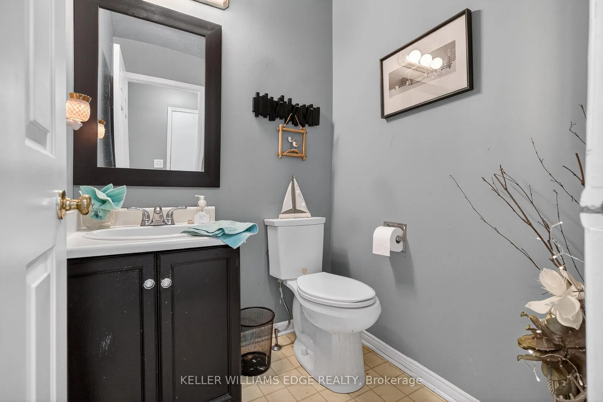 Photo 23 of 11 Giffin Road, Hamilton, Dundas — HOMEH