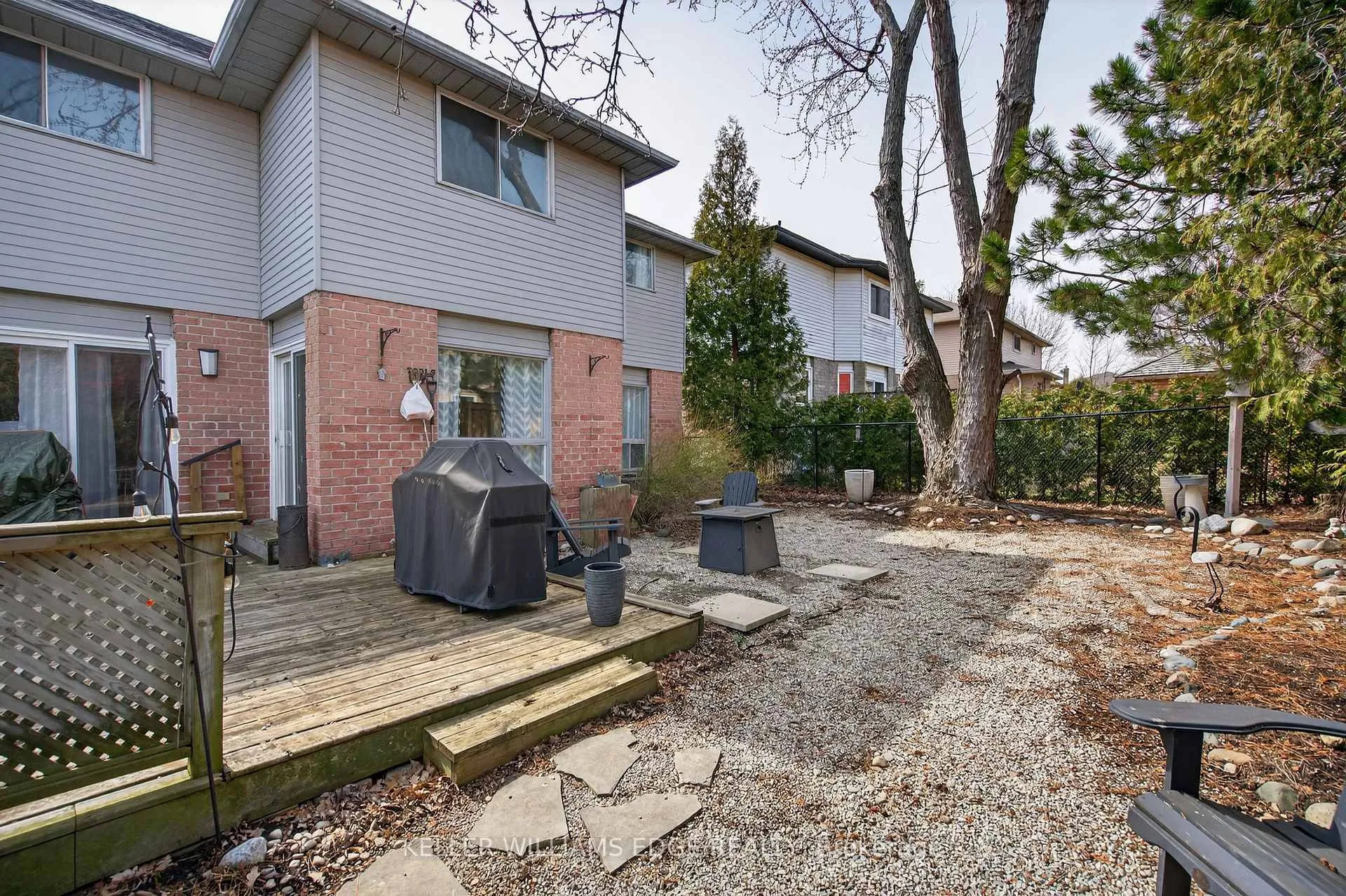 Photo 39 of 11 Giffin Road, Hamilton, Dundas — HOMEH