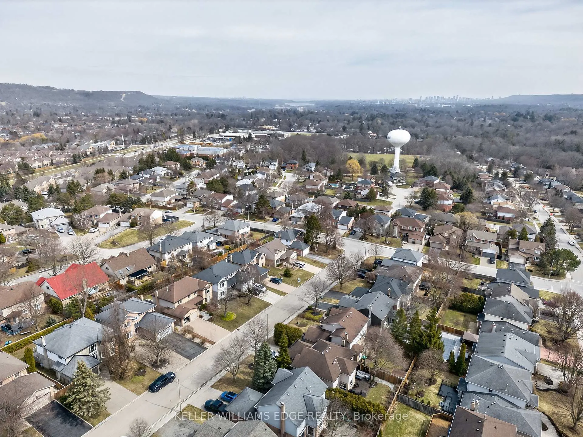Photo 47 of 11 Giffin Road, Hamilton, Dundas — HOMEH