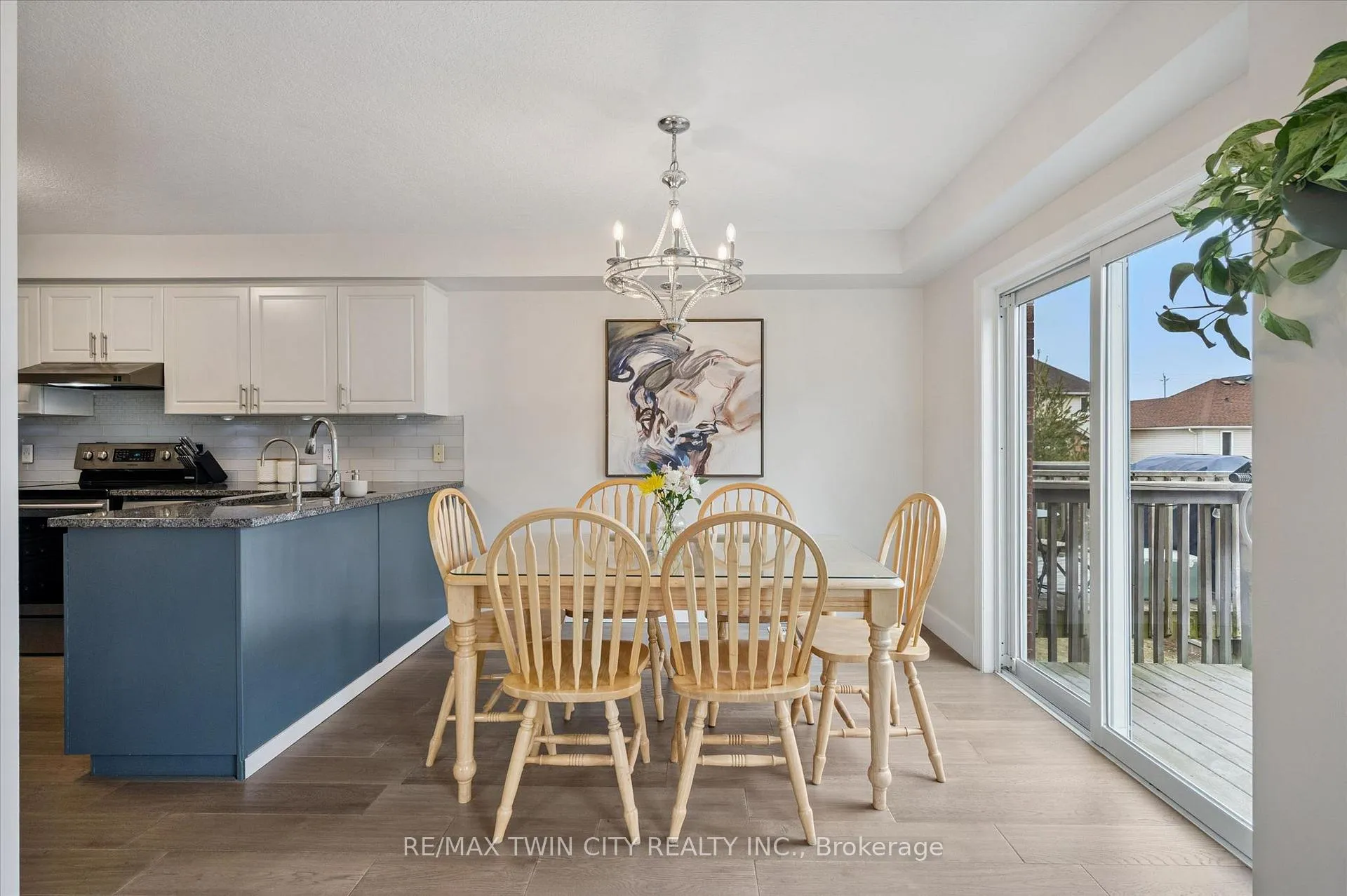 Photo 8 of Unit 7, 468 Doon Drive, Kitchener — HOMEH