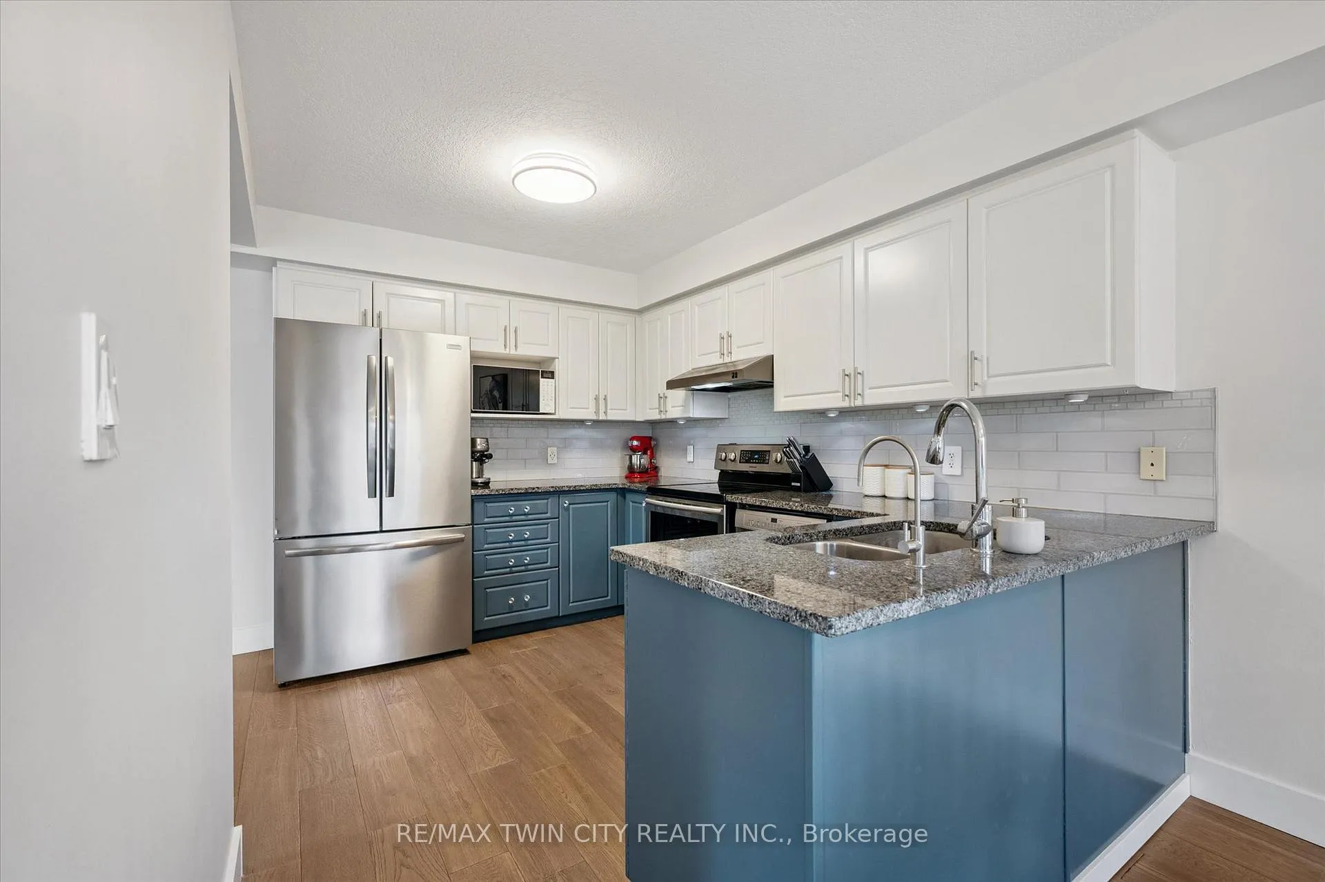 Photo 9 of Unit 7, 468 Doon Drive, Kitchener — HOMEH