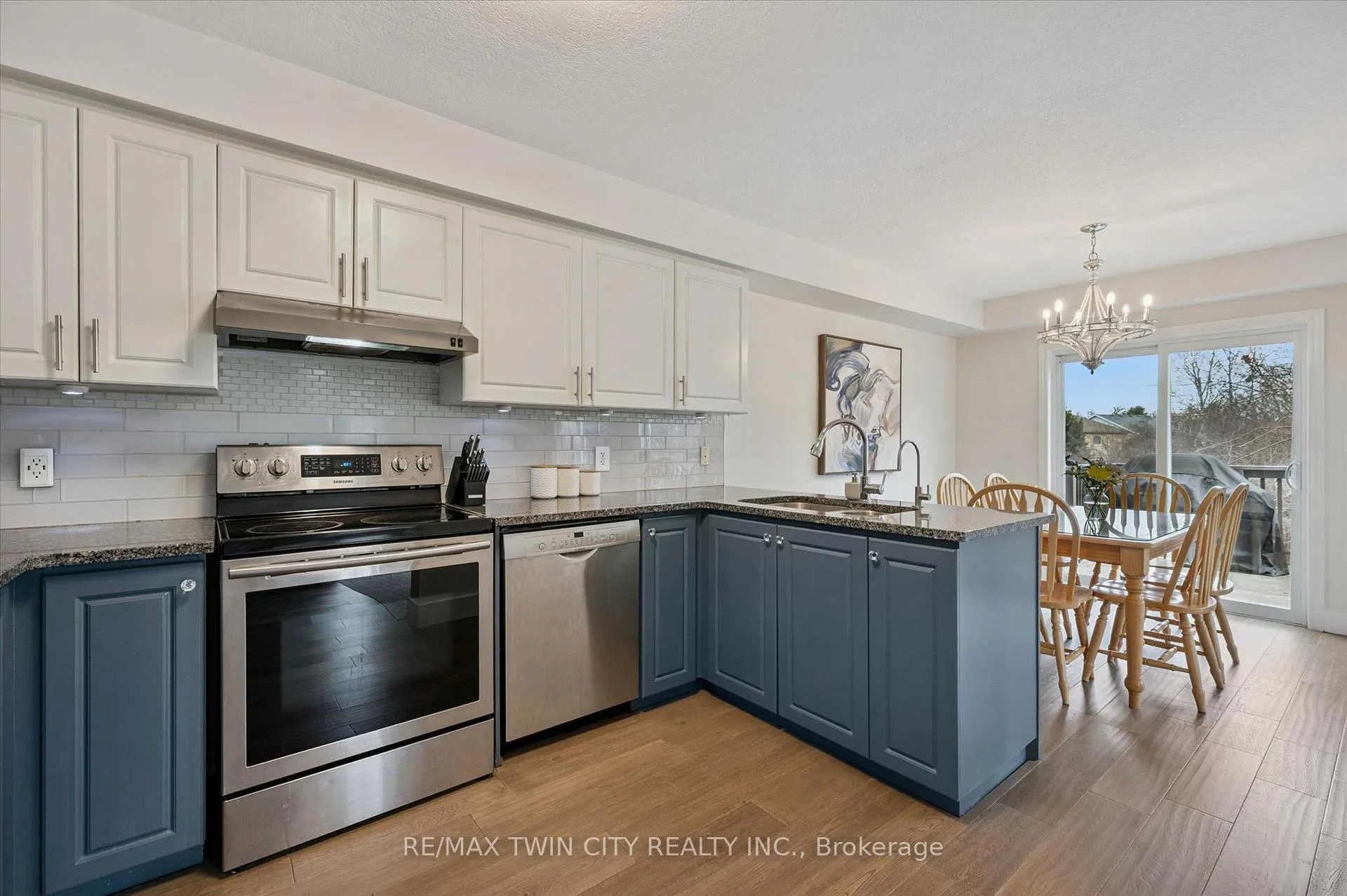 Photo 10 of Unit 7, 468 Doon Drive, Kitchener — HOMEH