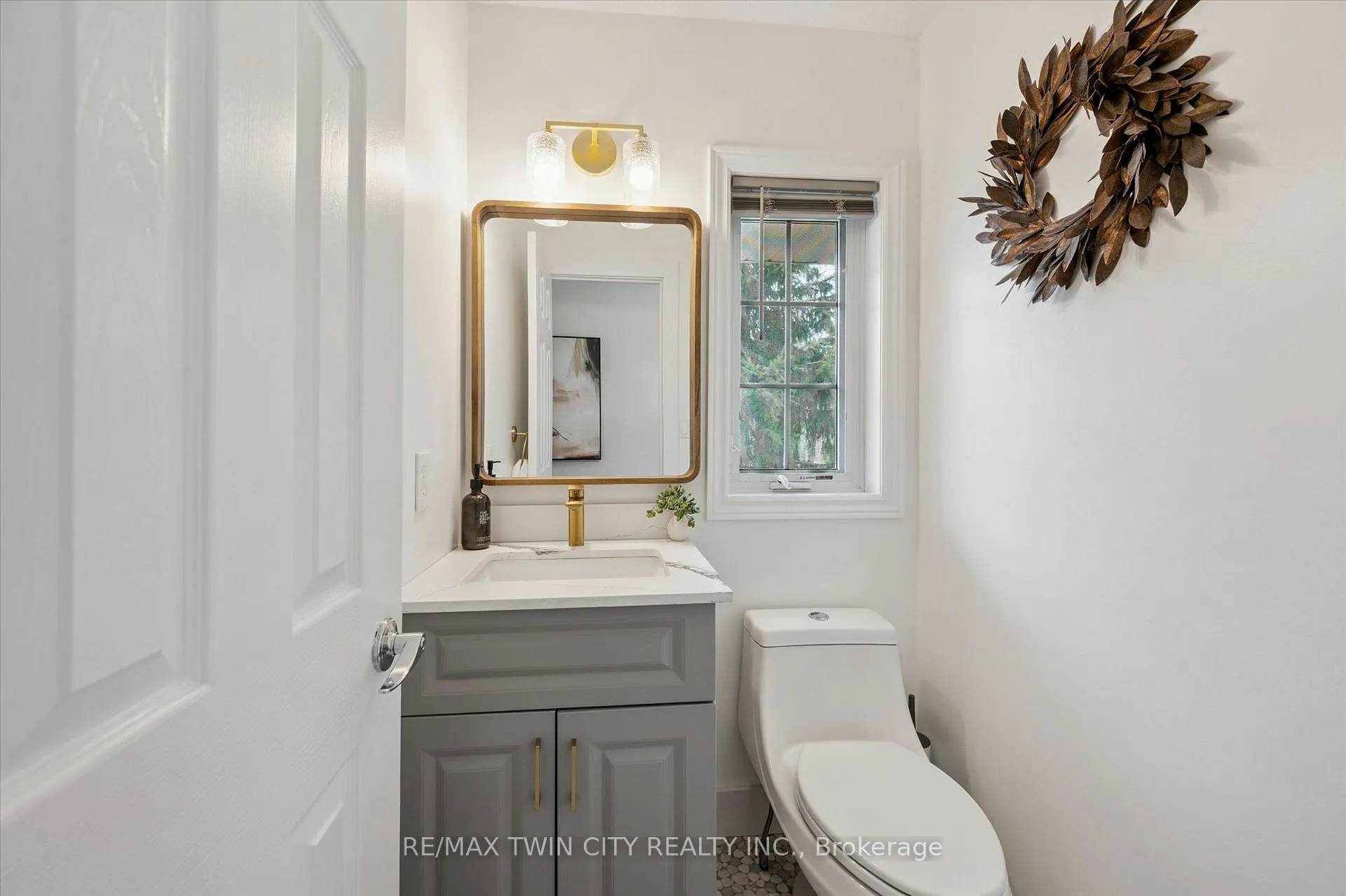 Photo 11 of Unit 7, 468 Doon Drive, Kitchener — HOMEH