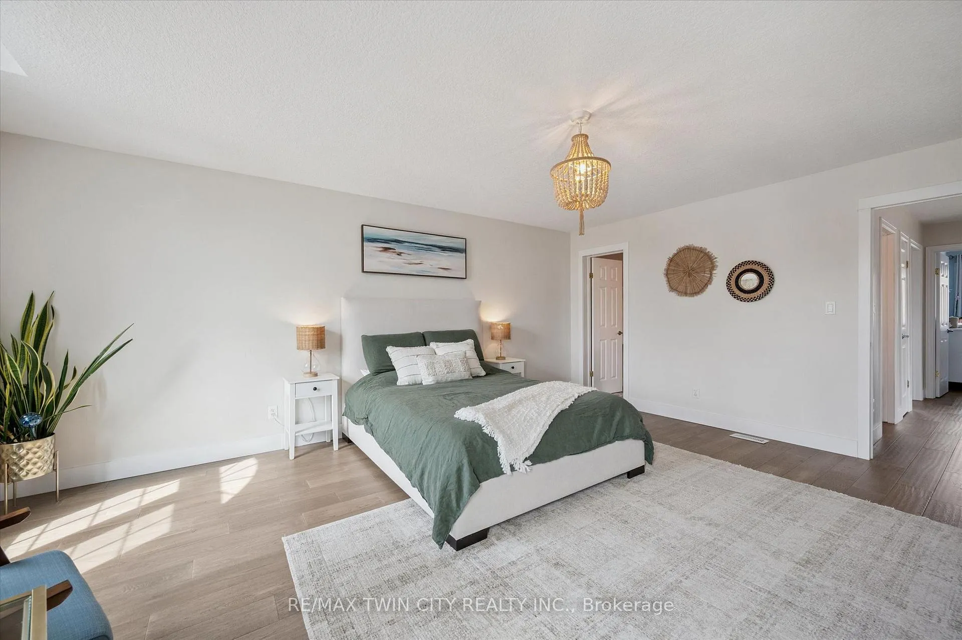 Photo 13 of Unit 7, 468 Doon Drive, Kitchener — HOMEH