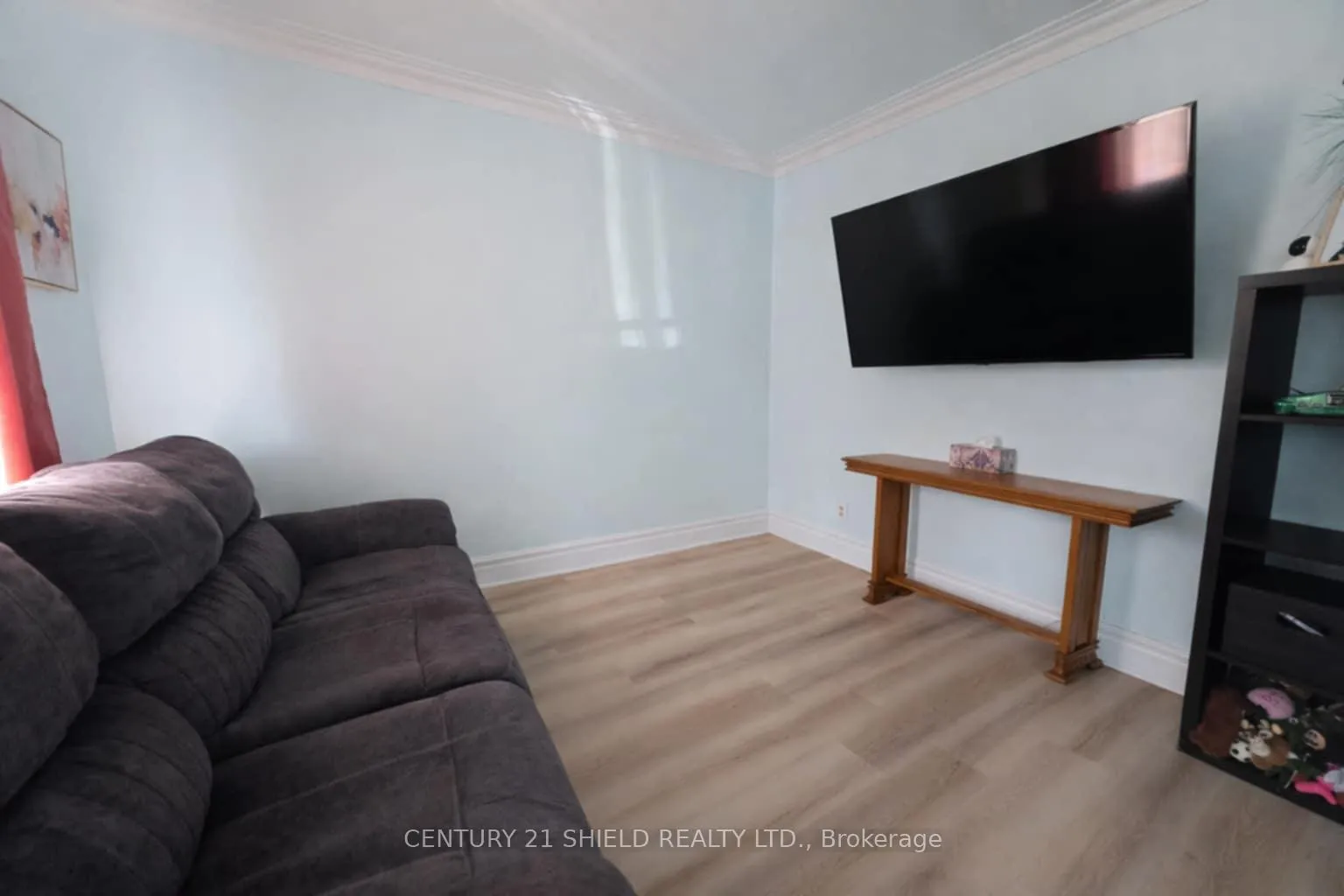 Photo 9 of 306 Prince Arthur Street, Cornwall — HOMEH