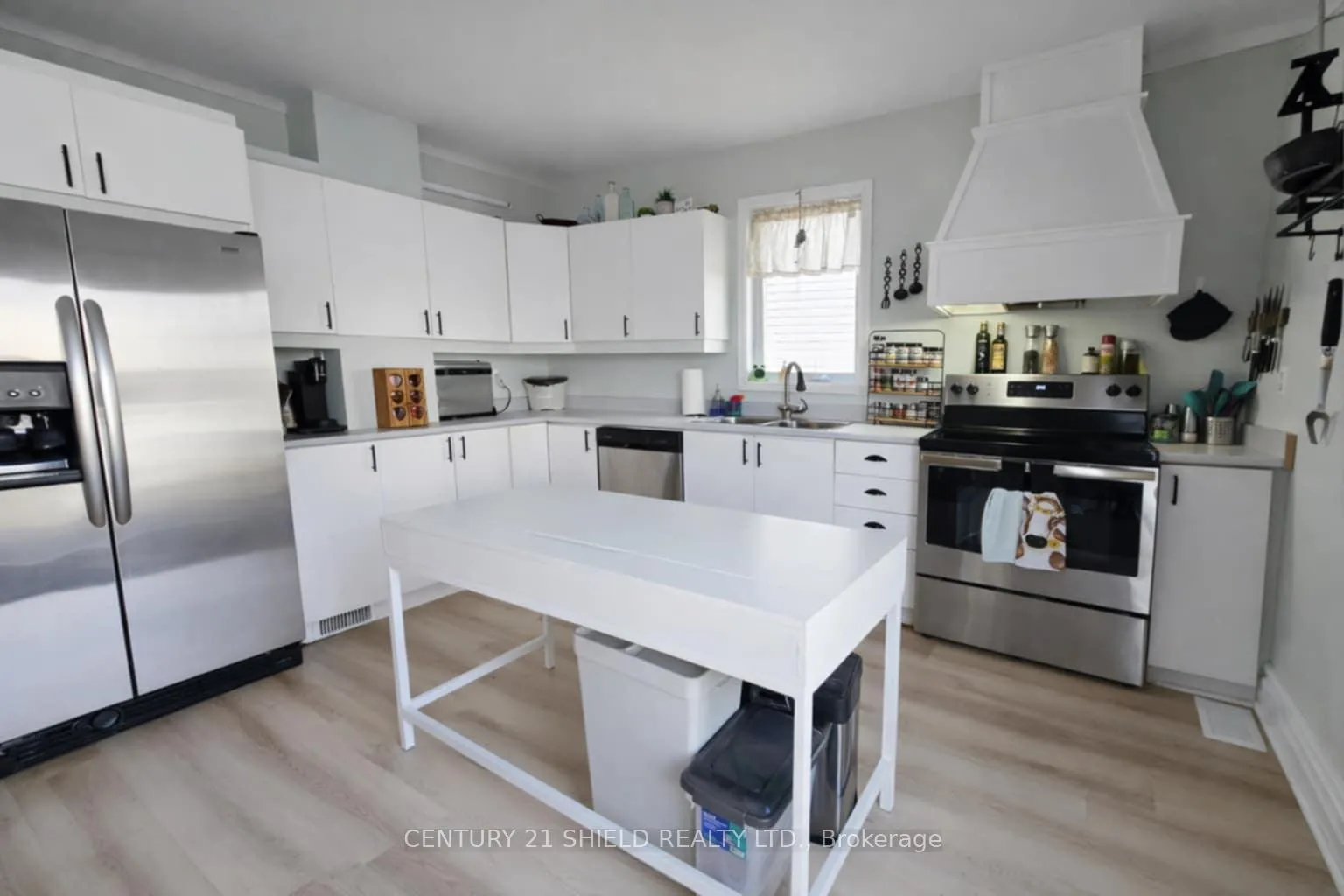 Photo 13 of 306 Prince Arthur Street, Cornwall — HOMEH