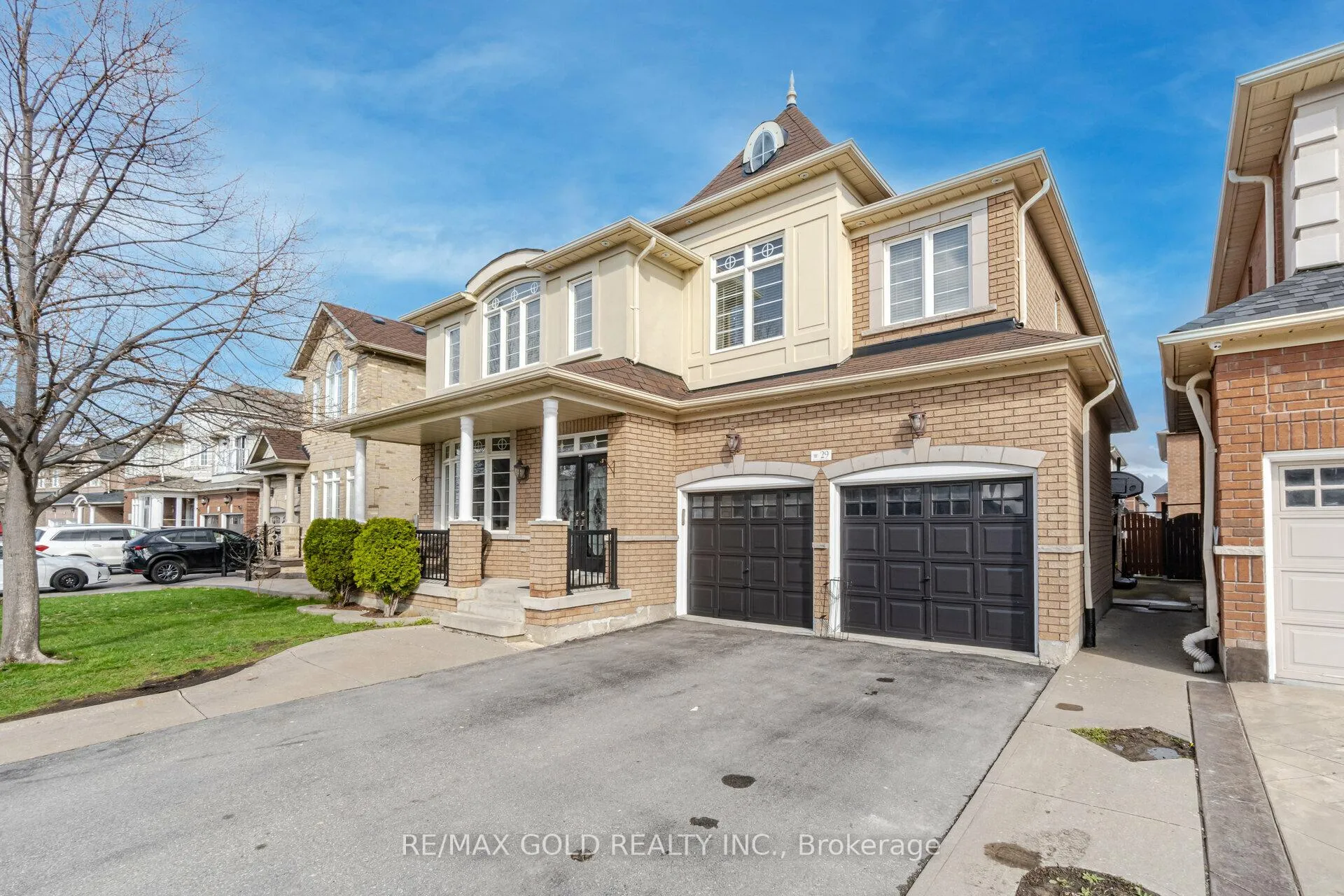 Photo 2 of 29 Ocean Ridge Drive, Brampton, Sandringham-Wellington — HOMEH