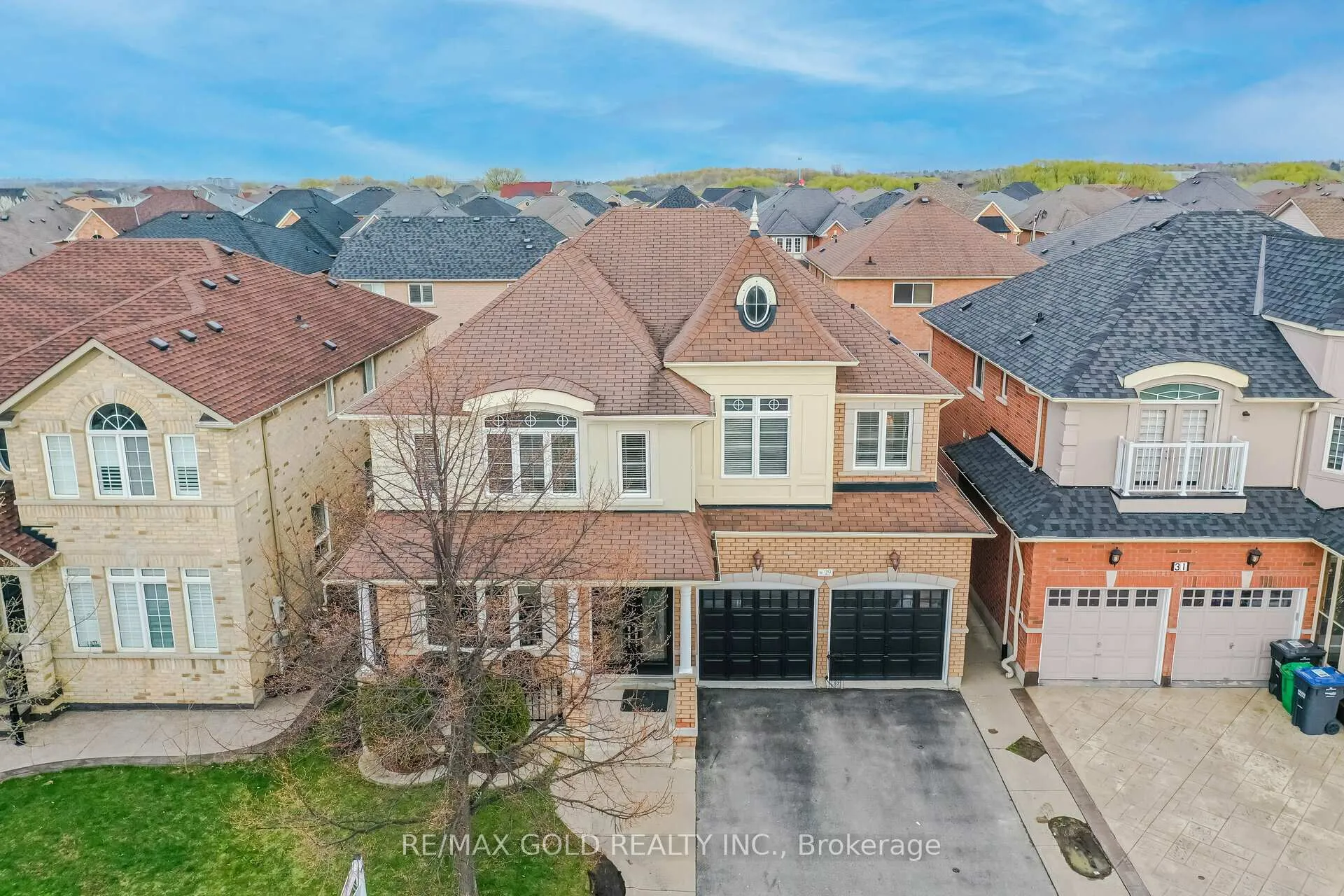 Photo 3 of 29 Ocean Ridge Drive, Brampton, Sandringham-Wellington — HOMEH