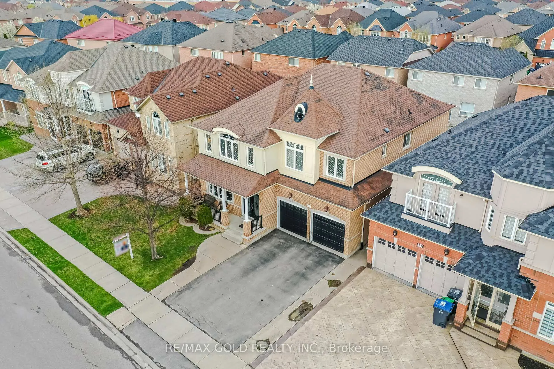 Photo 4 of 29 Ocean Ridge Drive, Brampton, Sandringham-Wellington — HOMEH