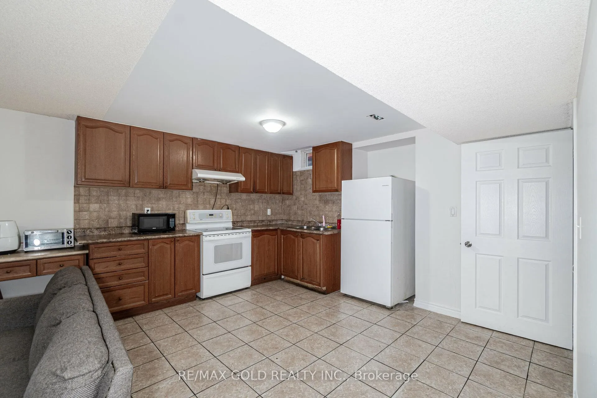 Photo 6 of 29 Ocean Ridge Drive, Brampton, Sandringham-Wellington — HOMEH