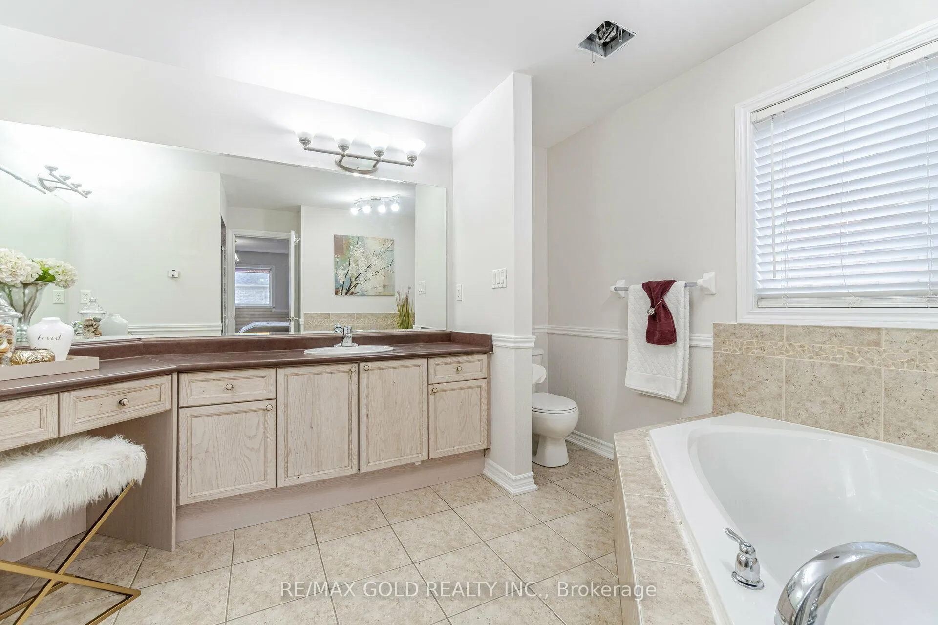 Photo 29 of 29 Ocean Ridge Drive, Brampton, Sandringham-Wellington — HOMEH