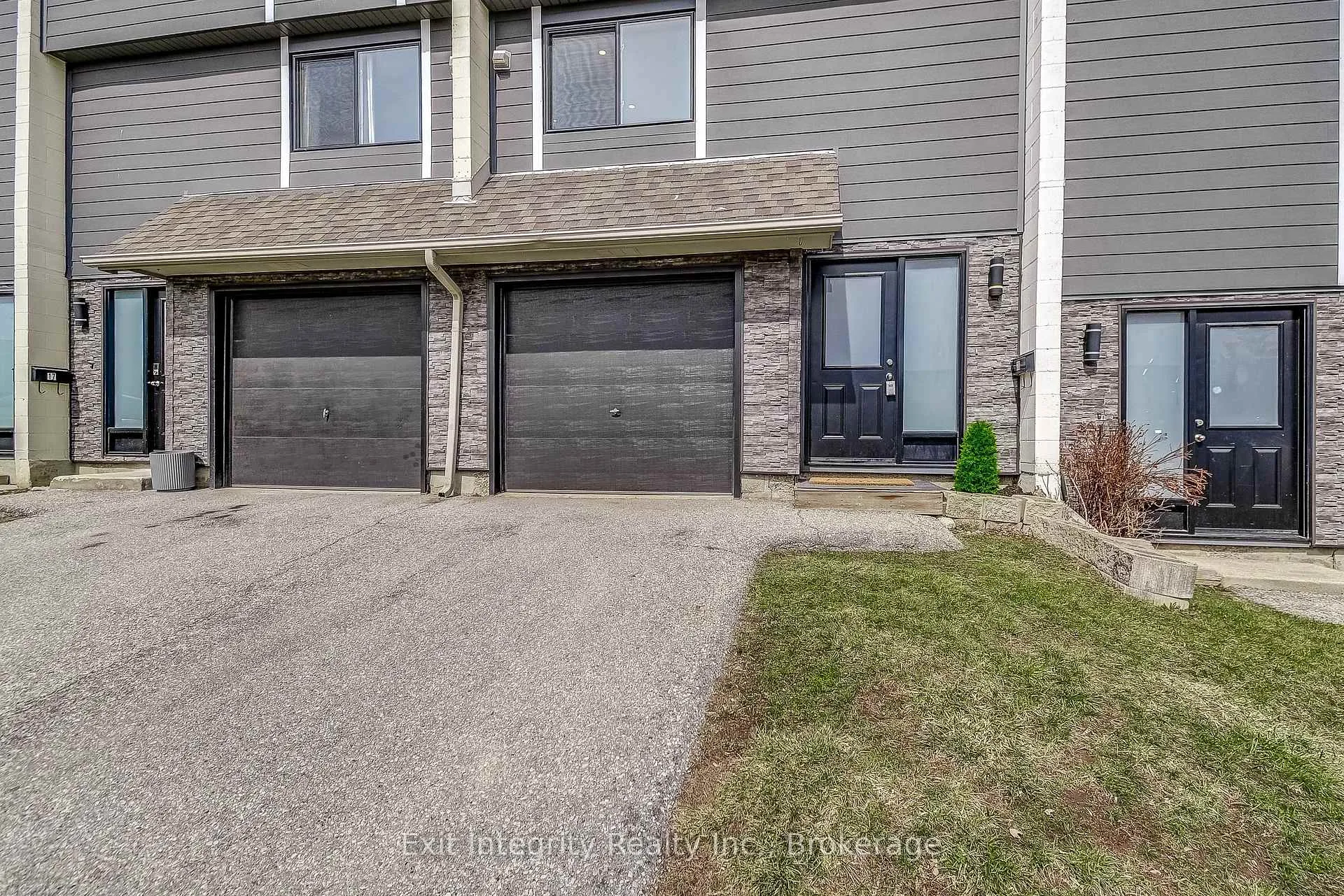 Photo 3 of Unit 18, 135 Chalmers Street S, Cambridge, Christopher-Champlain — HOMEH