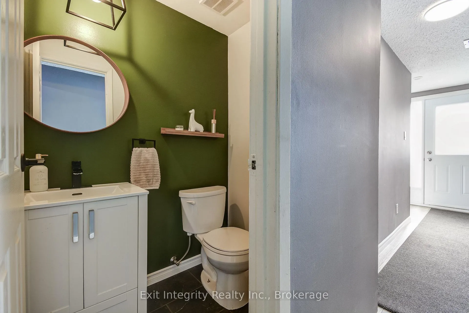 Photo 10 of Unit 18, 135 Chalmers Street S, Cambridge, Christopher-Champlain — HOMEH