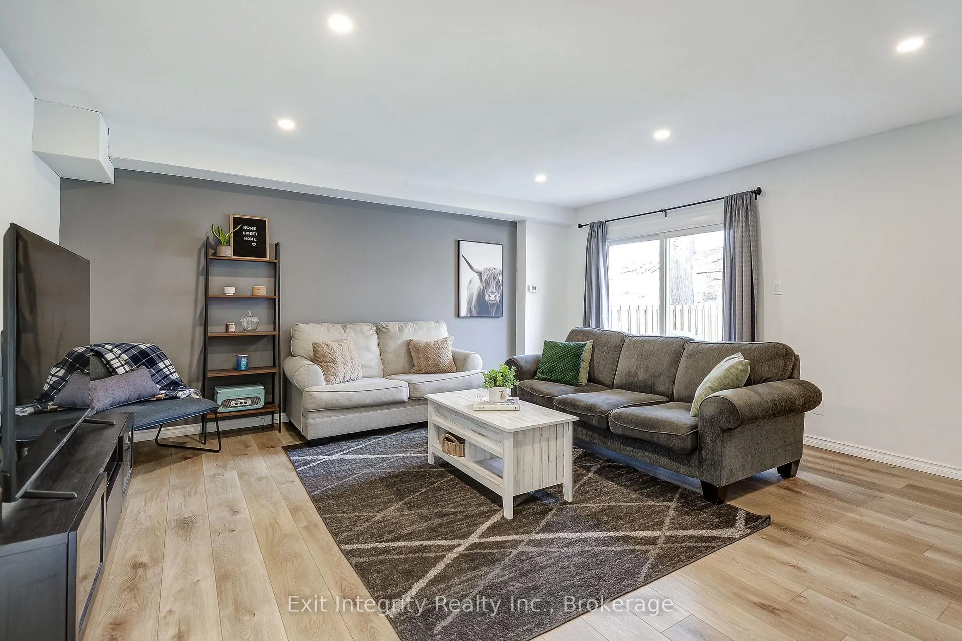Photo 12 of Unit 18, 135 Chalmers Street S, Cambridge, Christopher-Champlain — HOMEH