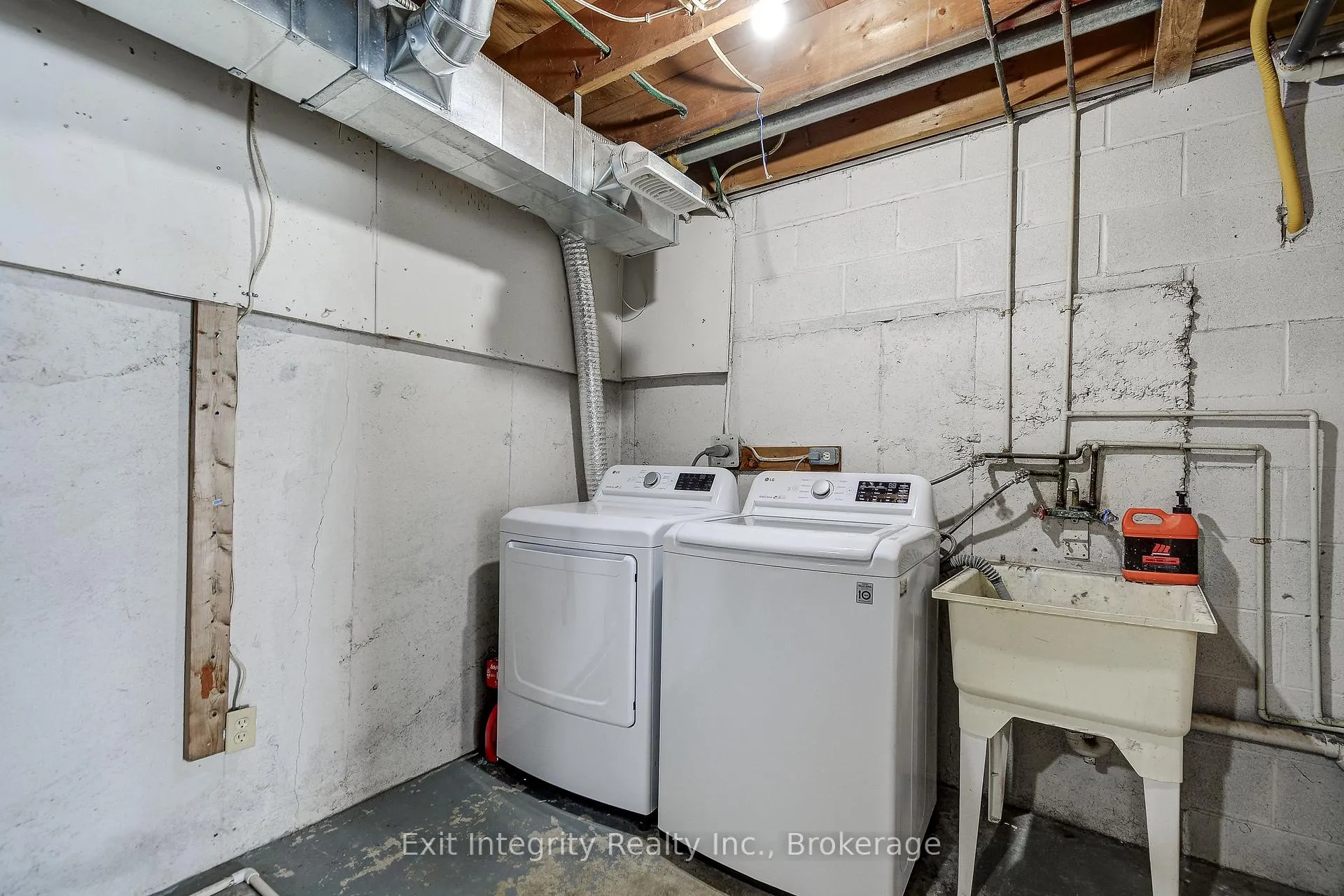 Photo 34 of Unit 18, 135 Chalmers Street S, Cambridge, Christopher-Champlain — HOMEH