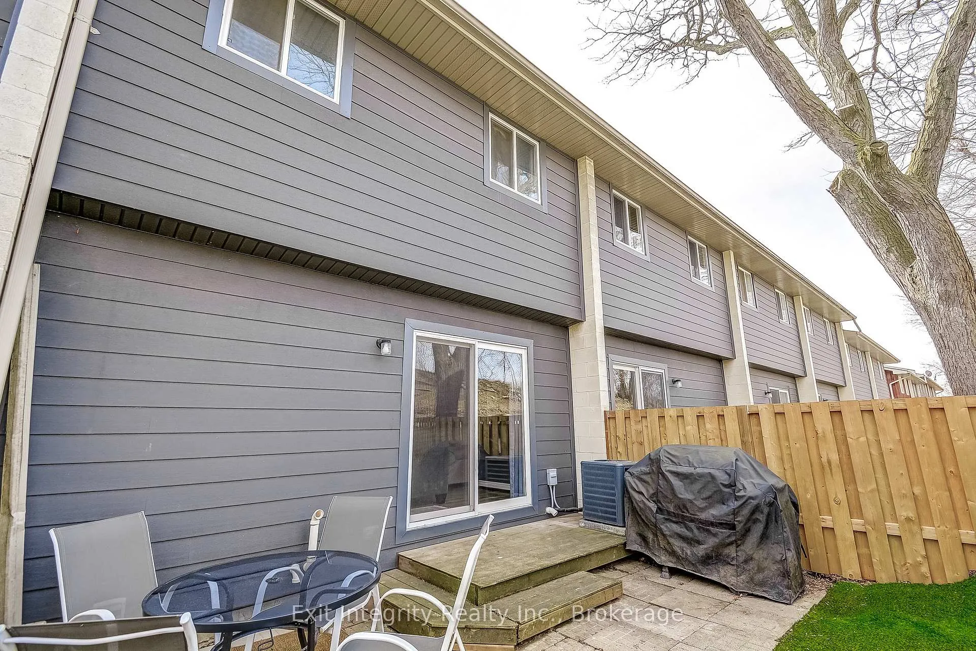 Photo 39 of Unit 18, 135 Chalmers Street S, Cambridge, Christopher-Champlain — HOMEH