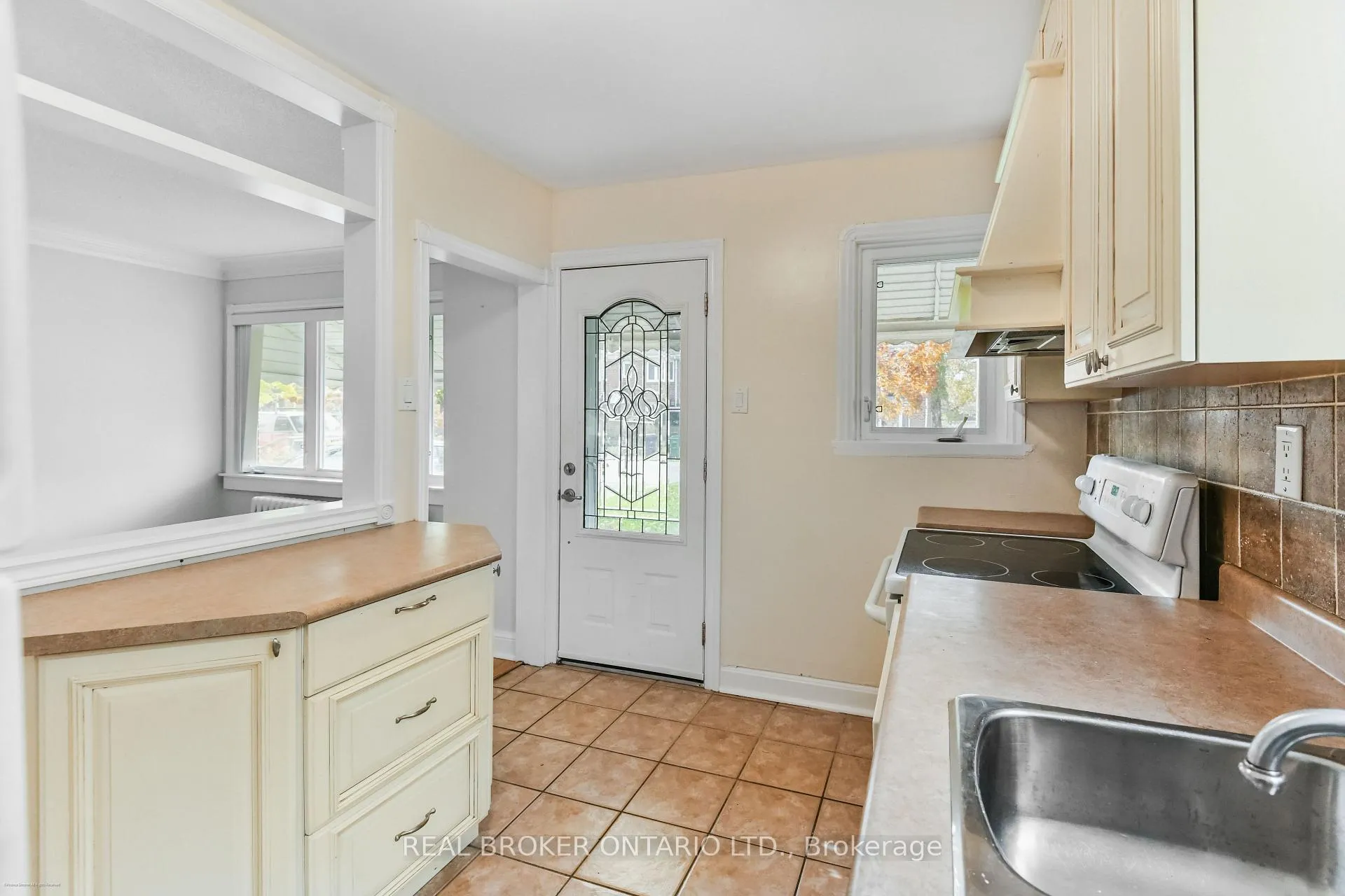 Photo 2 of 475 Kingswood Road, Toronto, East End-Danforth — HOMEH