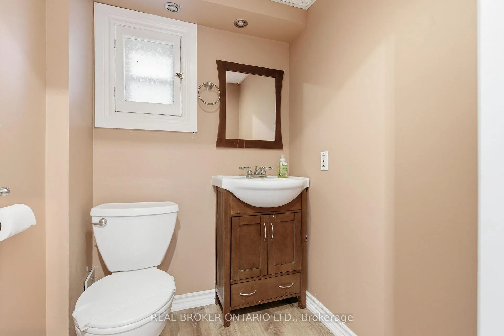 Photo 23 of 475 Kingswood Road, Toronto, East End-Danforth — HOMEH