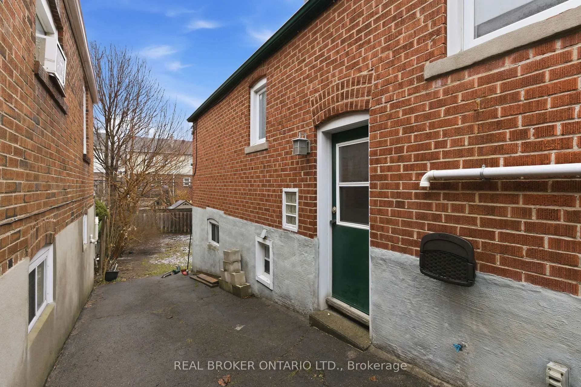 Photo 25 of 475 Kingswood Road, Toronto, East End-Danforth — HOMEH