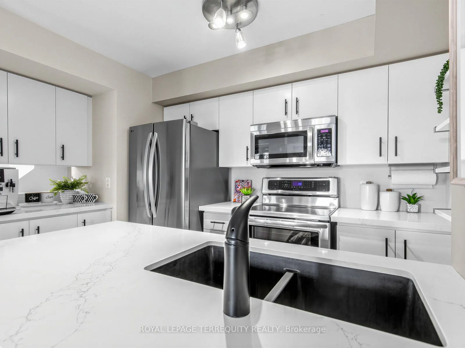 Photo 10 of Unit 301, 60 Joe Shuster Way, Toronto, South Parkdale — HOMEH