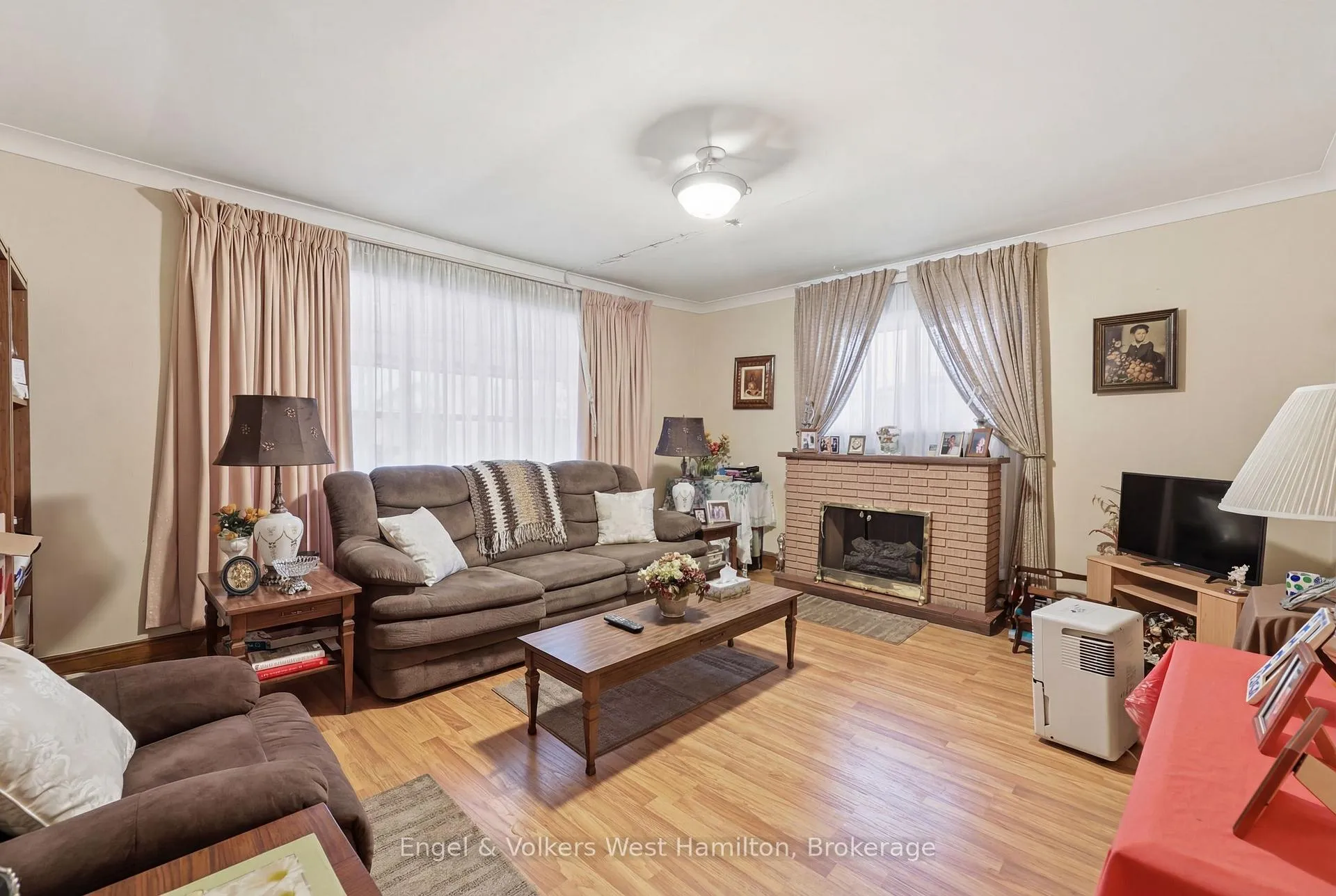 Photo 3 of 18 Mayflower Avenue, Hamilton, Crown Point — HOMEH