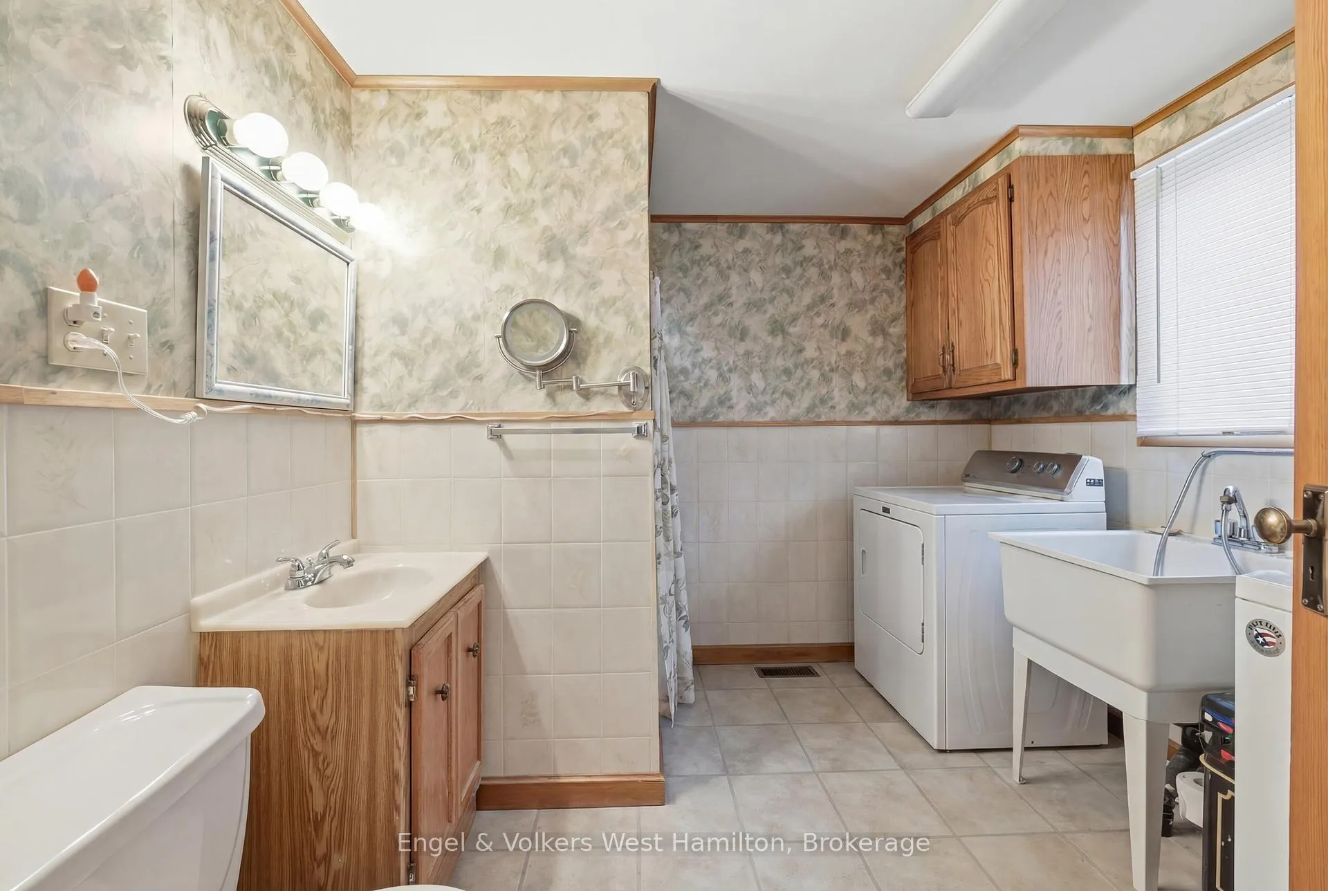 Photo 6 of 18 Mayflower Avenue, Hamilton, Crown Point — HOMEH